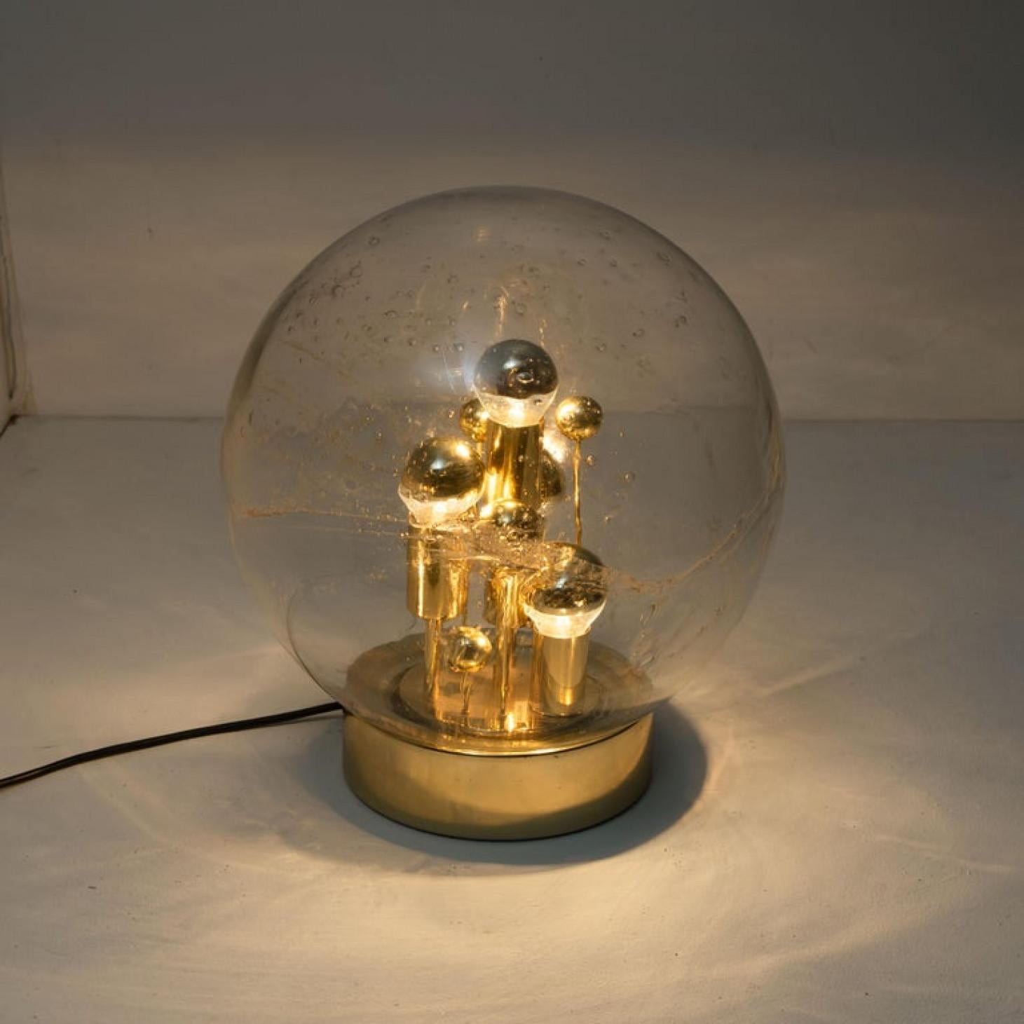 Autre 1 des 2 grandes lampes de bureau Doria en verre bullé soufflé à la main, 1970 en vente