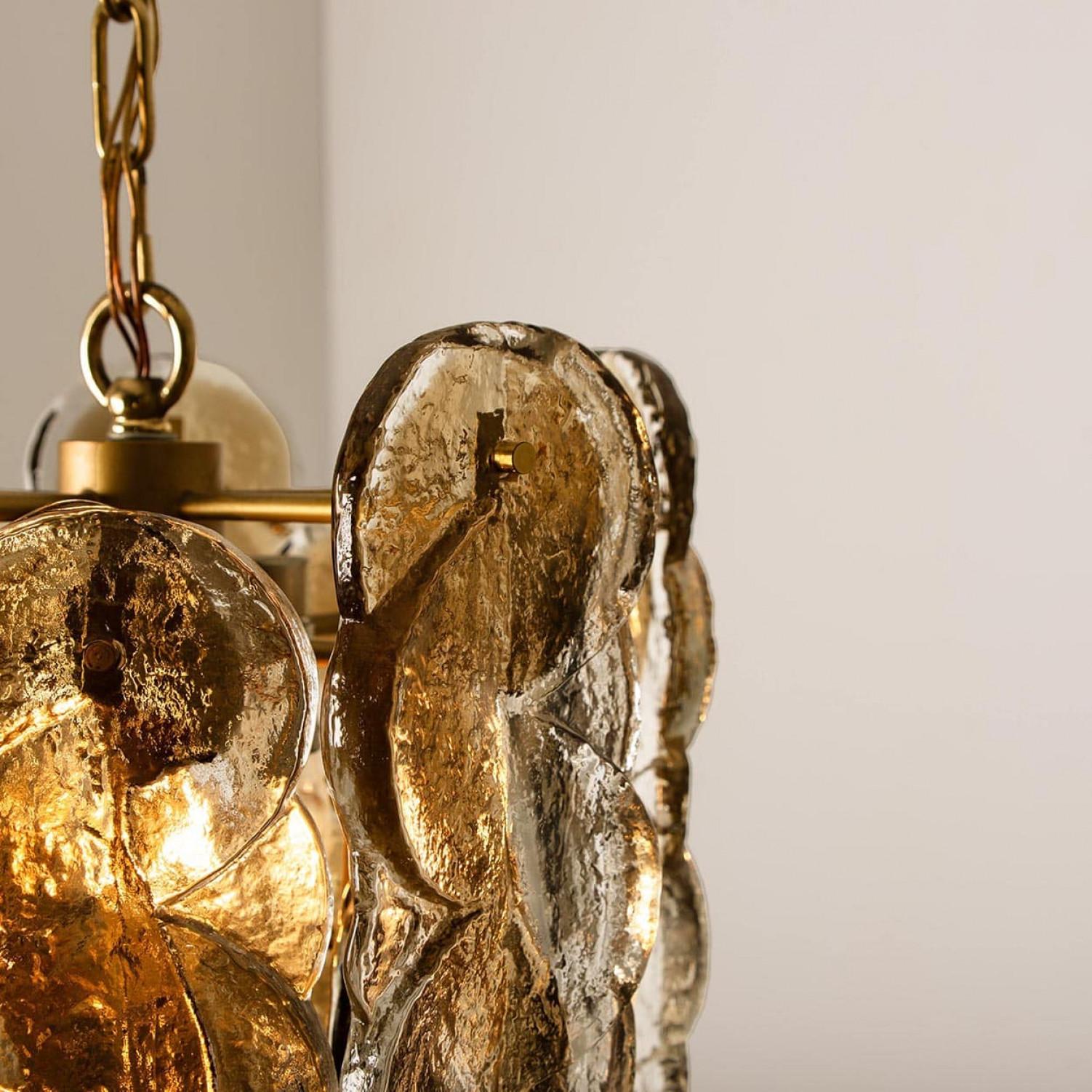 1 of the 2 Large Kalmar Chandeliers Citrus Swirl Smoked Glass, Austria, 1969 in vendita 7