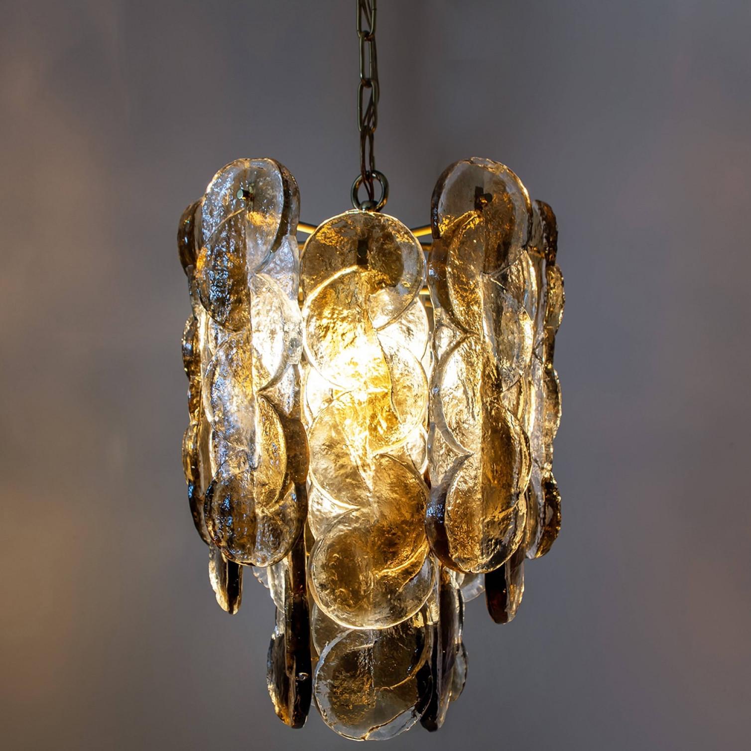 1 of the 2 Large Kalmar Chandeliers Citrus Swirl Smoked Glass, Austria, 1969 in vendita 10