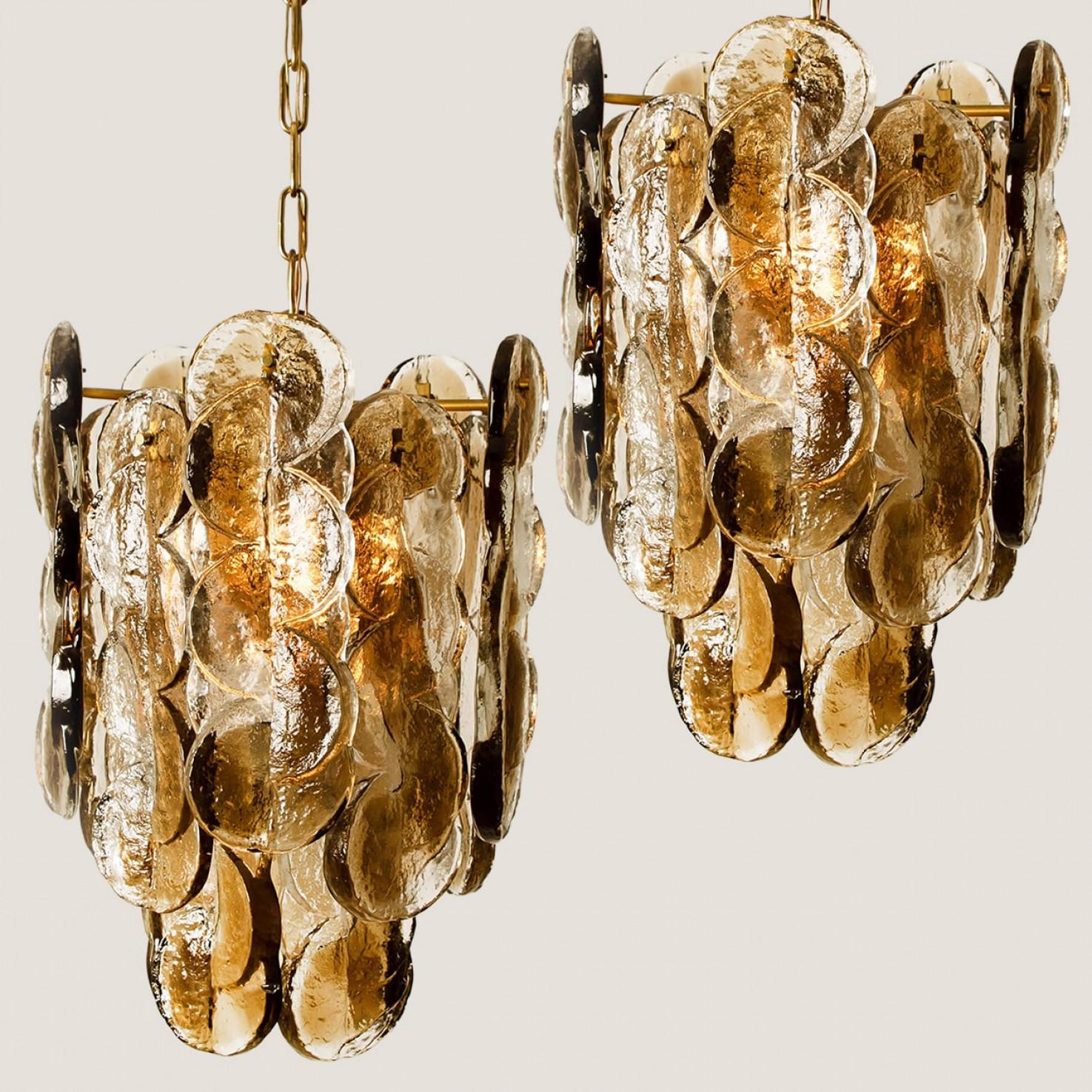 Austriaco 1 of the 2 Large Kalmar Chandeliers Citrus Swirl Smoked Glass, Austria, 1969 in vendita