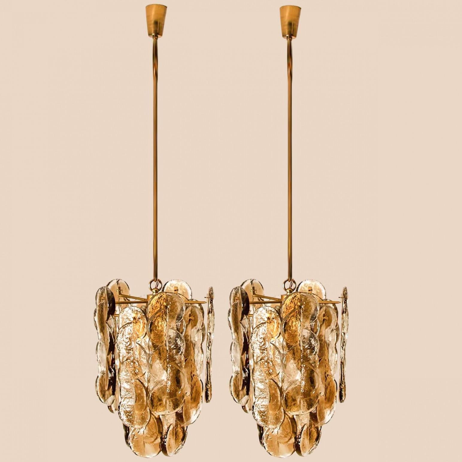 XX secolo 1 of the 2 Large Kalmar Chandeliers Citrus Swirl Smoked Glass, Austria, 1969 in vendita