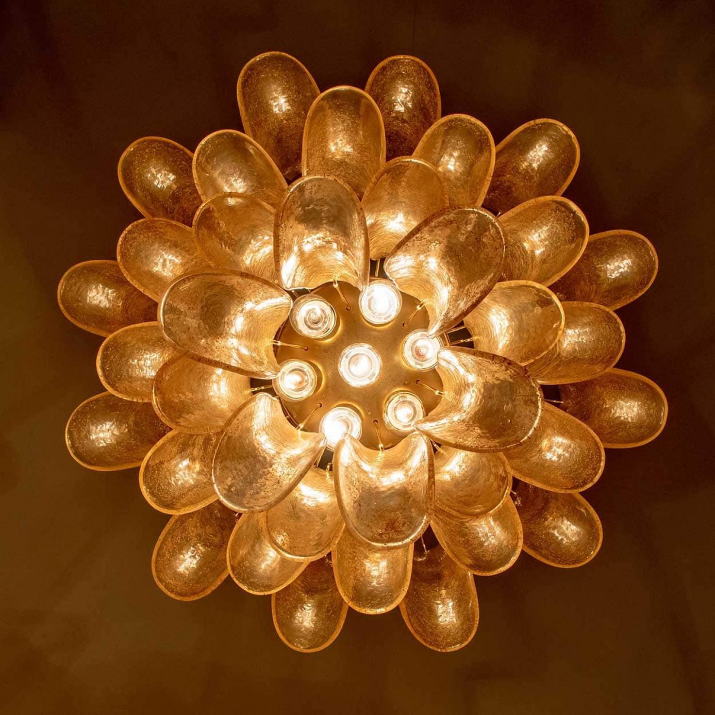 Mid-Century Modern 1 des 2 grands lustres à feuilles en verre ambré de Murano, Italie 1970 en vente