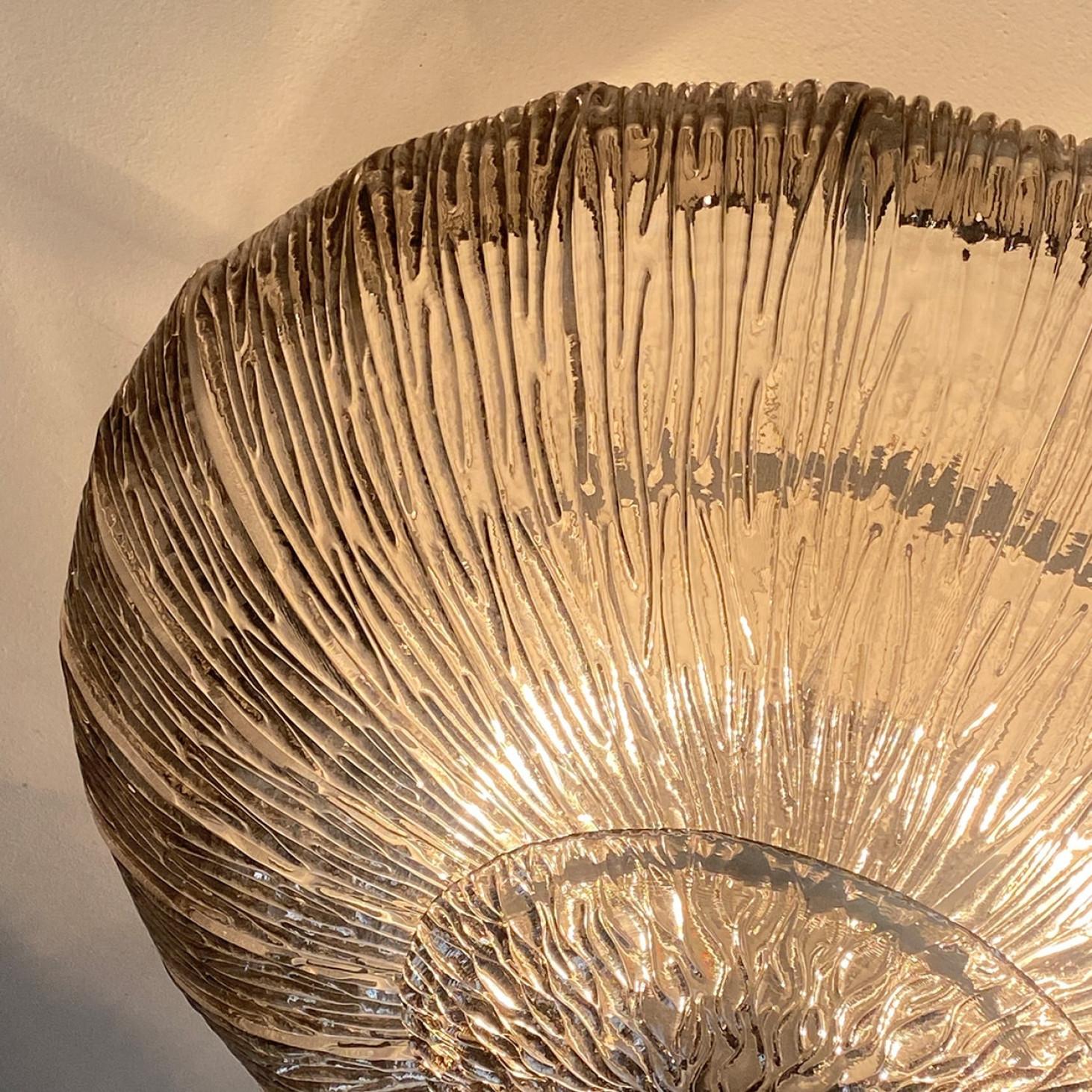 1 de los 2 grandes empotrables de cristal ahumado Fumè Brindle de Murano, Italia Moderno