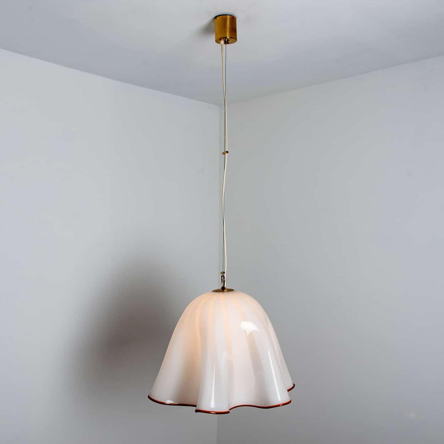1 der 2 großen Fazzoletto-Hängelampe aus Muranoglas von J.T. Kalmar, 1960er Jahre im Angebot 2