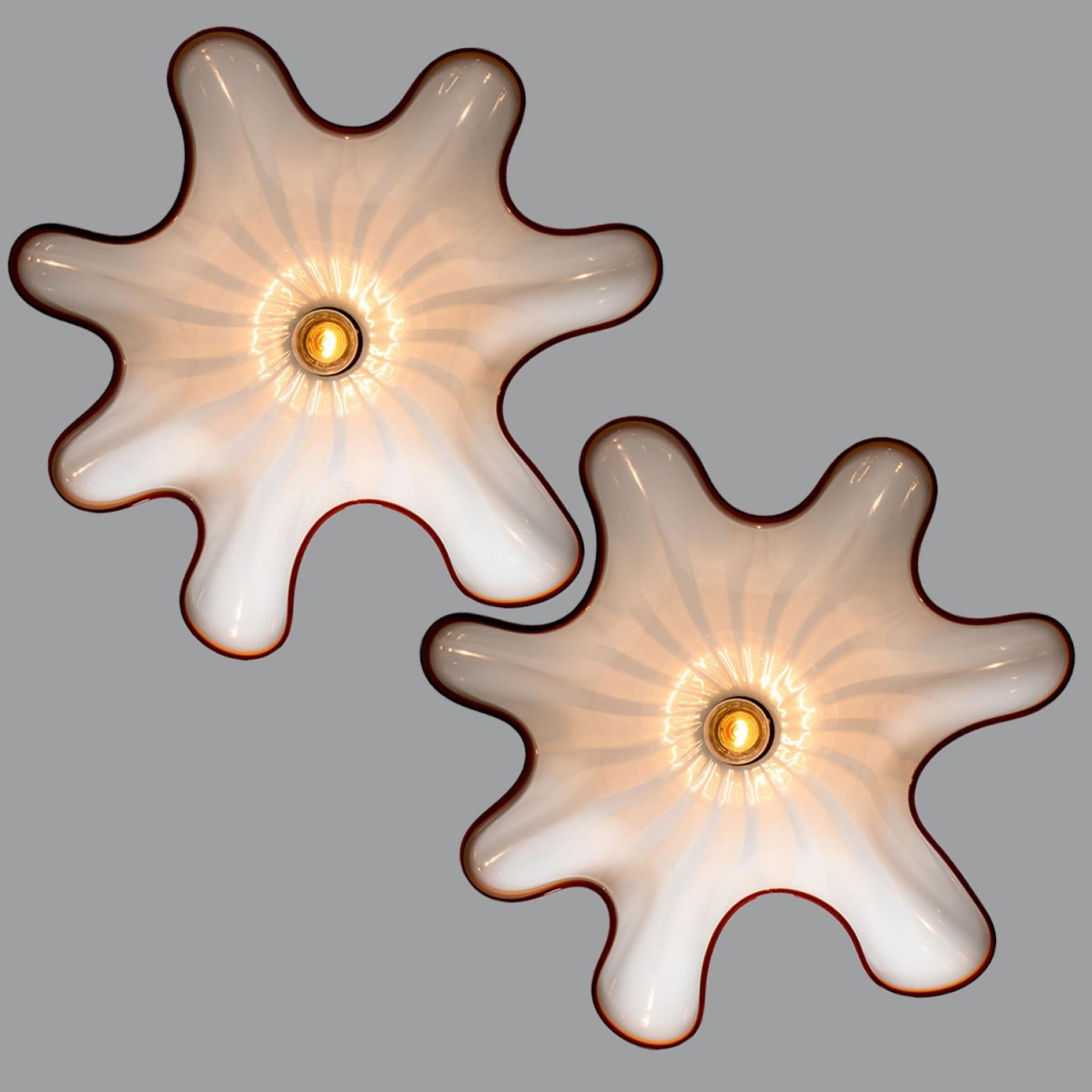 1 of the 2 Large Murano Glass Fazzoletto Pendant Light by J.T. Kalmar, 1960s 3