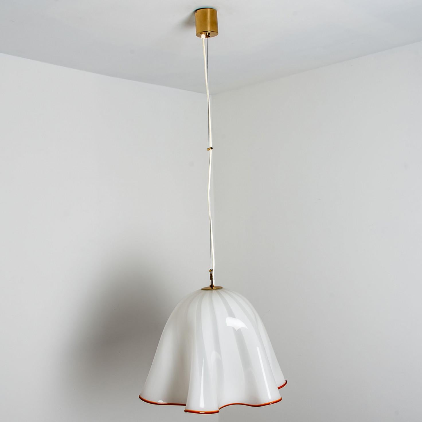 1 of the 2 Large Murano Glass Fazzoletto Pendant Light by J.T. Kalmar, 1960s For Sale 5