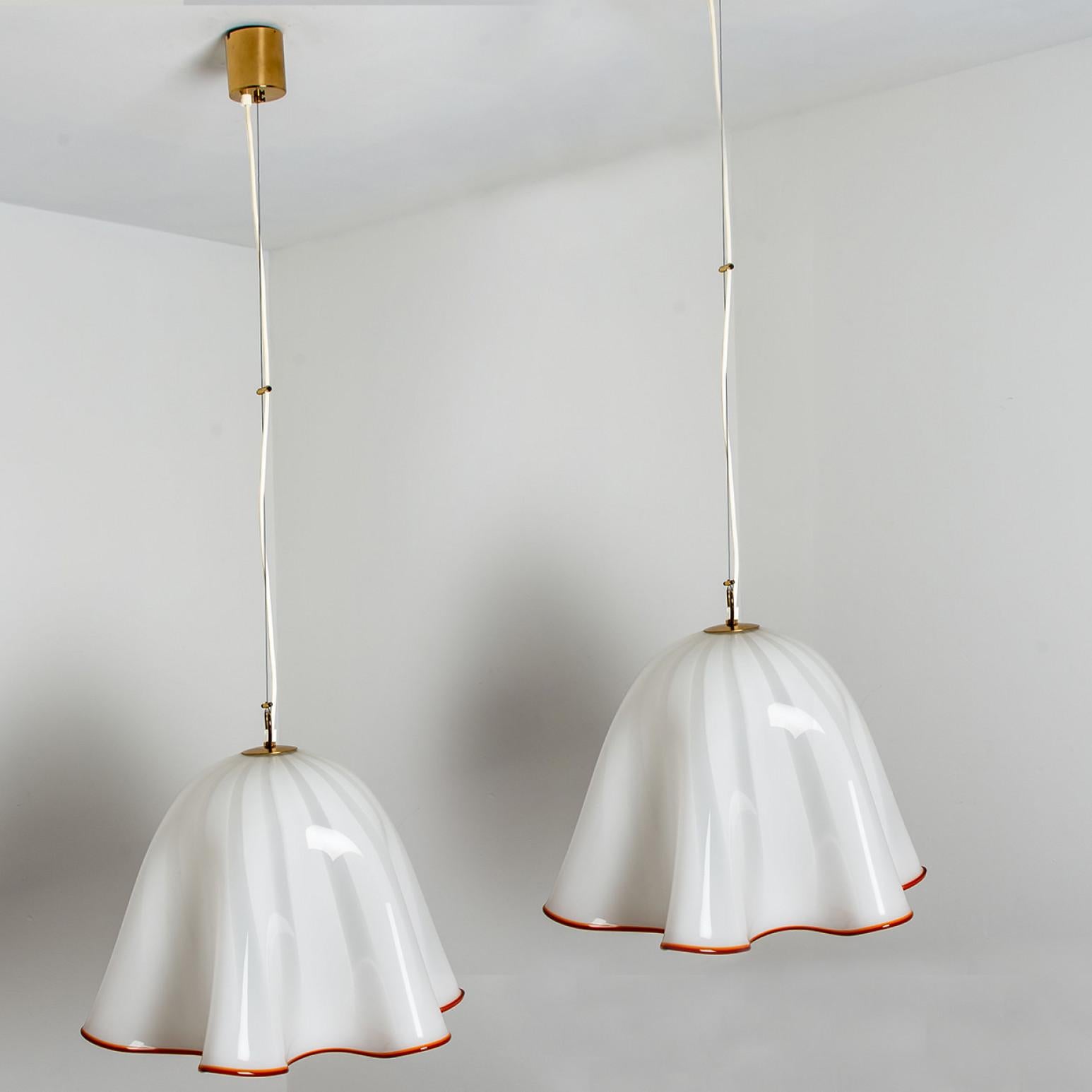 Mid-Century Modern 1 of the 2 Large Murano Glass Fazzoletto Pendant Light by J.T. Kalmar, 1960s