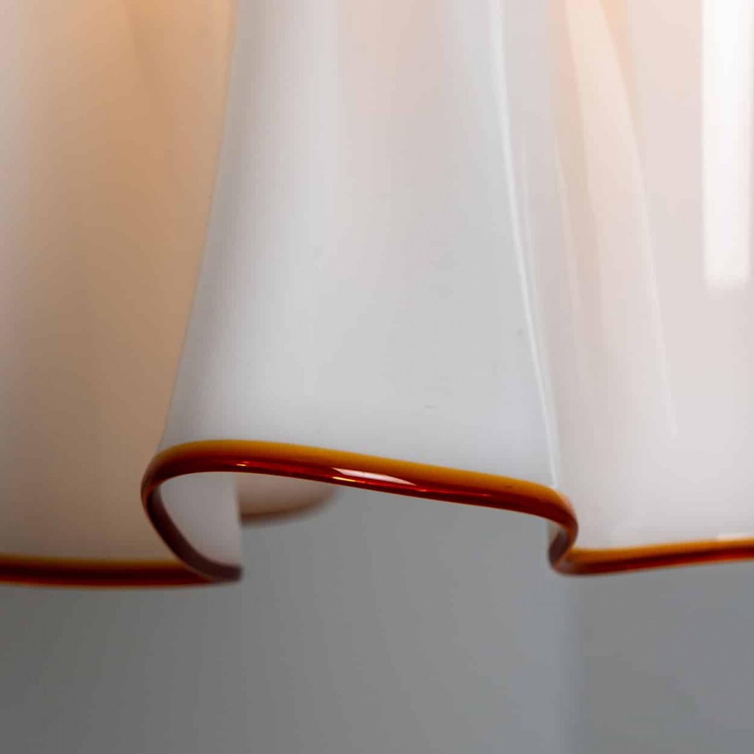 1 der 2 großen Fazzoletto-Hängelampe aus Muranoglas von J.T. Kalmar, 1960er Jahre im Zustand „Gut“ im Angebot in Rijssen, NL