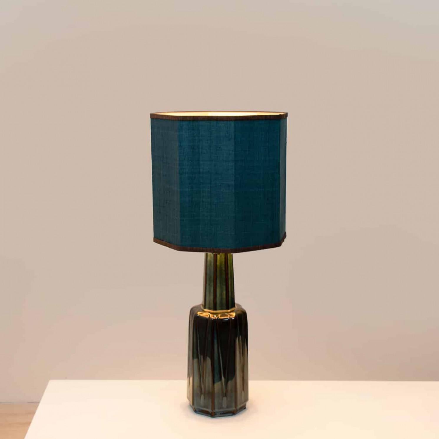 1 des 2 grandes lampes Soholm avec abat-jour en soie bleue fait sur mesure Houben, 19 en vente 2