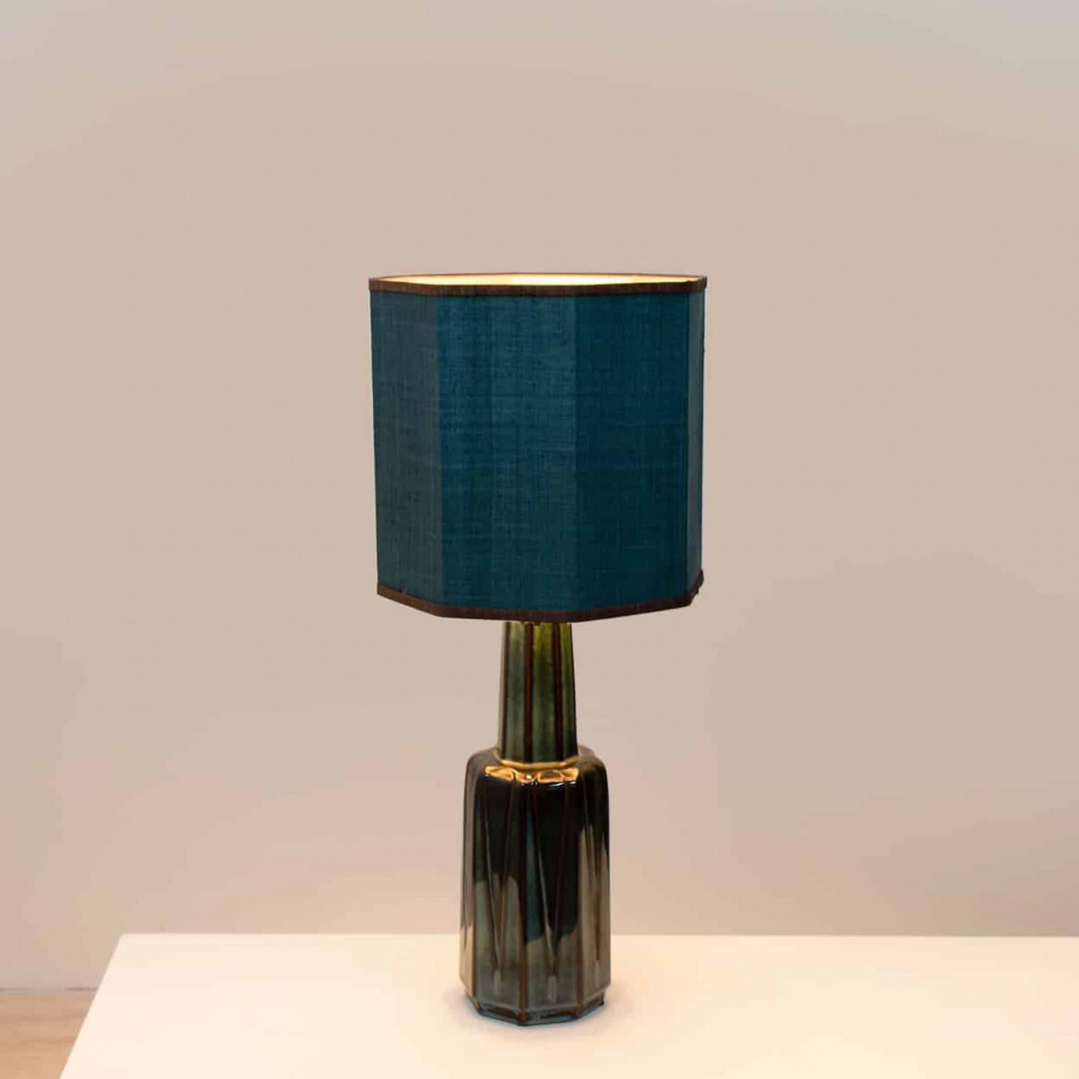 1 de las 2 Lámpara grande Soholm con pantalla nueva de seda azul hecha a medida Houben, 19 en venta 2