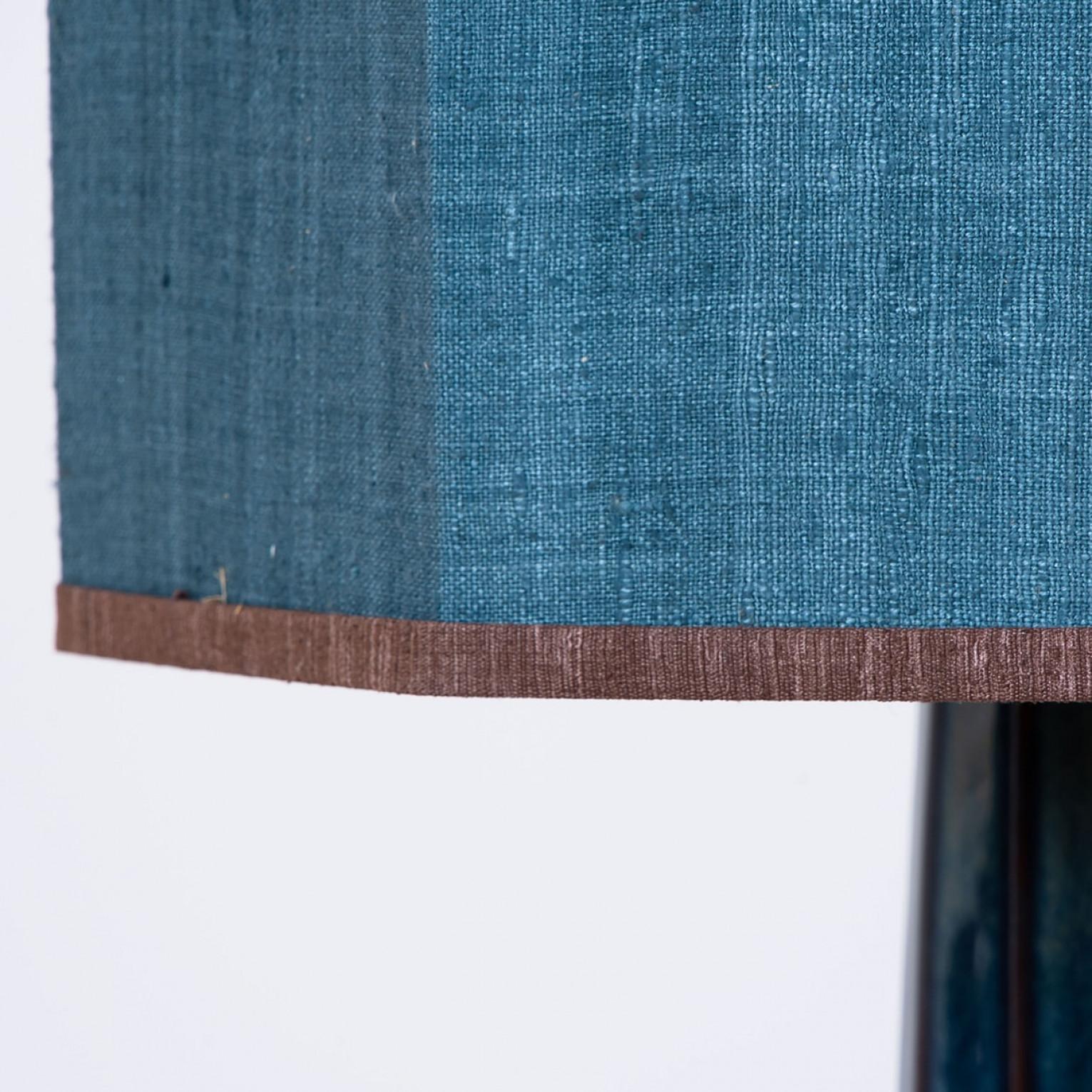 1 de las 2 Lámpara grande Soholm con pantalla nueva de seda azul hecha a medida Houben, 19 en Bueno estado para la venta en Rijssen, NL