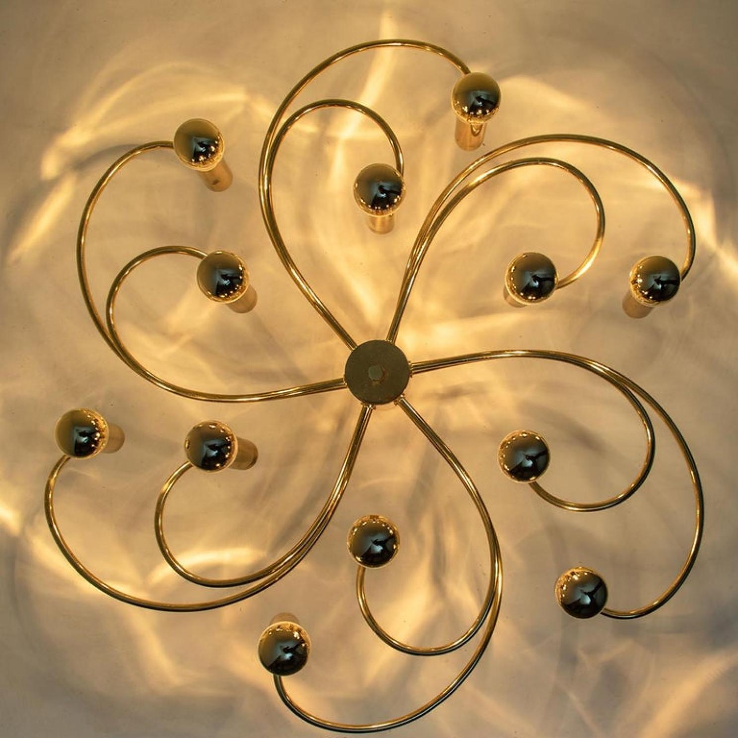 1 of the 2 Leola Sculptural Brass 13-Light Ceiling or Wall Flush Mount, 1970s For Sale 3