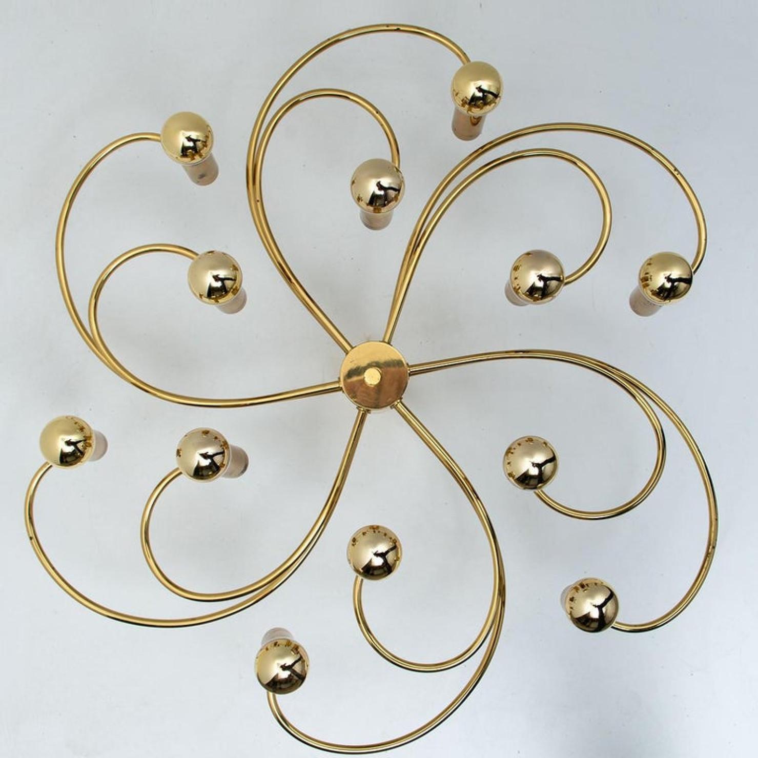 1 of the 2 Leola Sculptural Brass 13-Light Ceiling or Wall Flush Mount, 1970s For Sale 5
