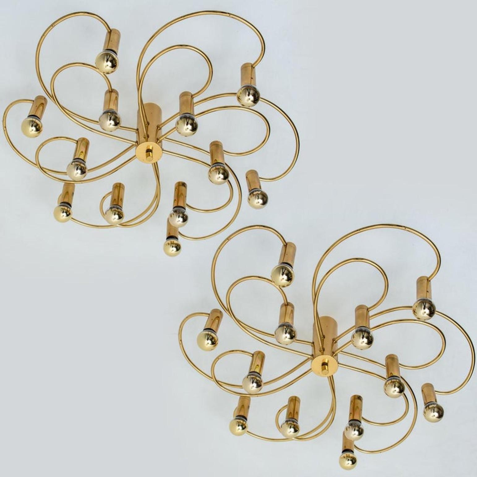 1 of the 2 Leola Sculptural Brass 13-Light Ceiling or Wall Flush Mount, 1970s For Sale 6