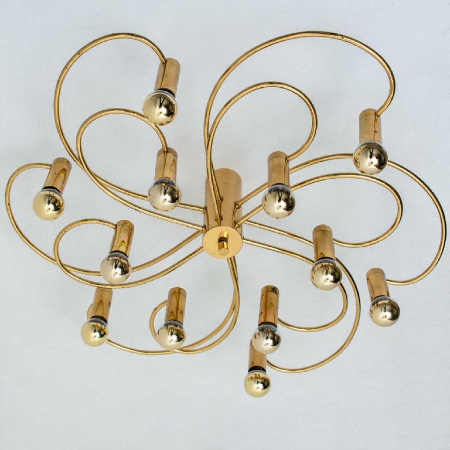 1 of the 2 Leola Sculptural Brass 13-Light Ceiling or Wall Flush Mount, 1970s For Sale 7