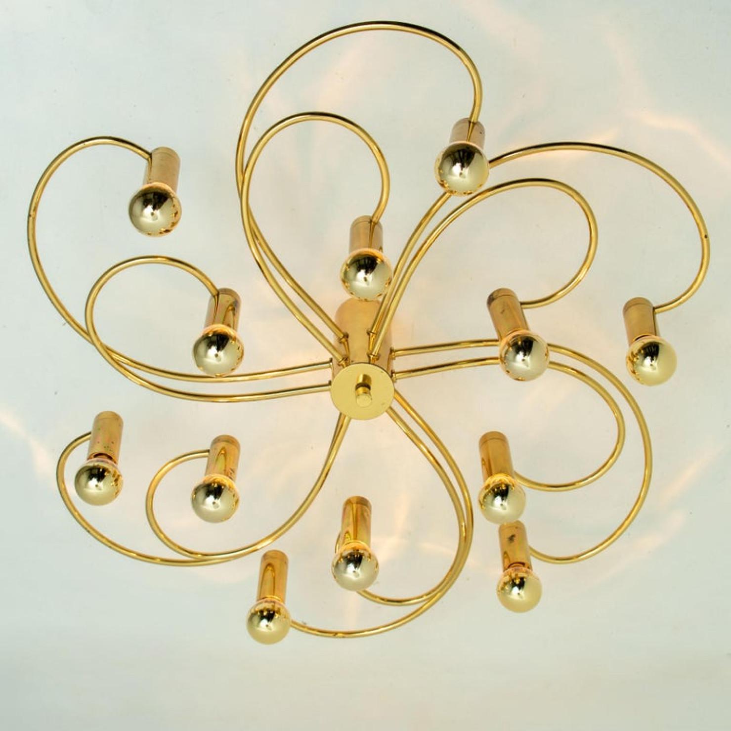 1 of the 2 Leola Sculptural Brass 13-Light Ceiling or Wall Flush Mount, 1970s For Sale 9