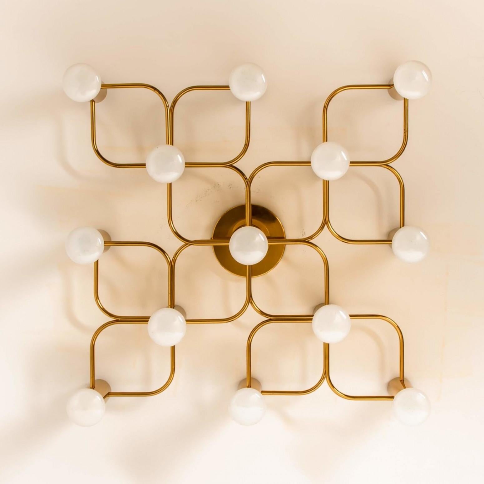 1 of the 2 Leola Sculptural Brass 13-Light Ceiling or Wall Flush Mounts, 1970s In Good Condition In Rijssen, NL