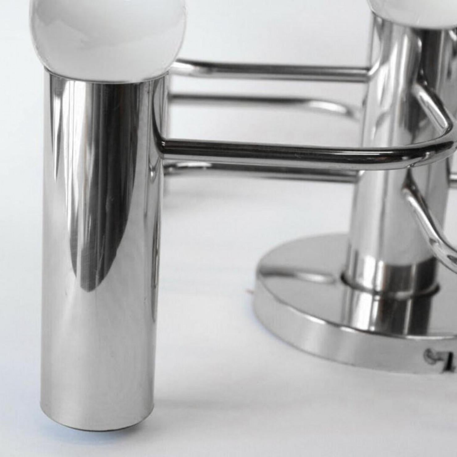 20ième siècle 1 of the 2 Leola Sculptural Brass 4-Light Ceiling or Wall Flush Mounts, 1970s en vente