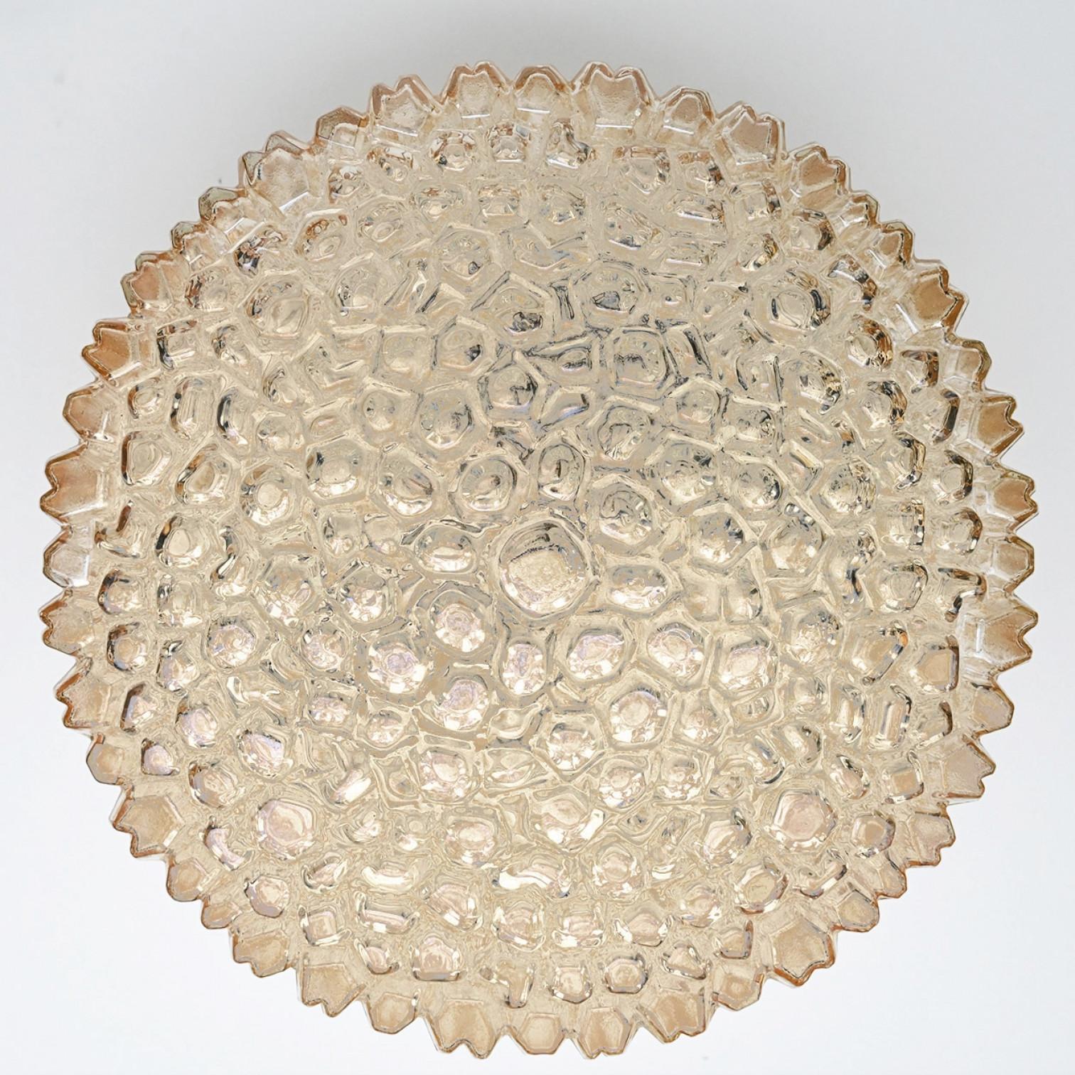 1 des 2 appliques rondes moyennes en verre texturé transparent, Limburg, 1970 en vente 1