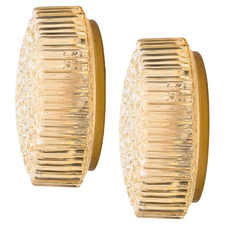 1 of the 2 Medium Round Clear Textured Glass Wall Lights, Limburg, 1970 im Angebot