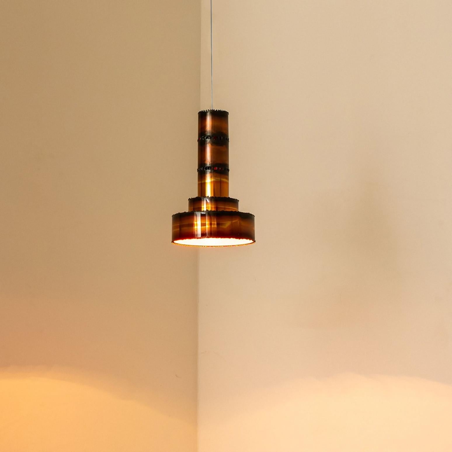 1 delle 2 lampade a sospensione brutaliste in metallo di Sven Aage per Holm Sorensen, 1960 in vendita 3
