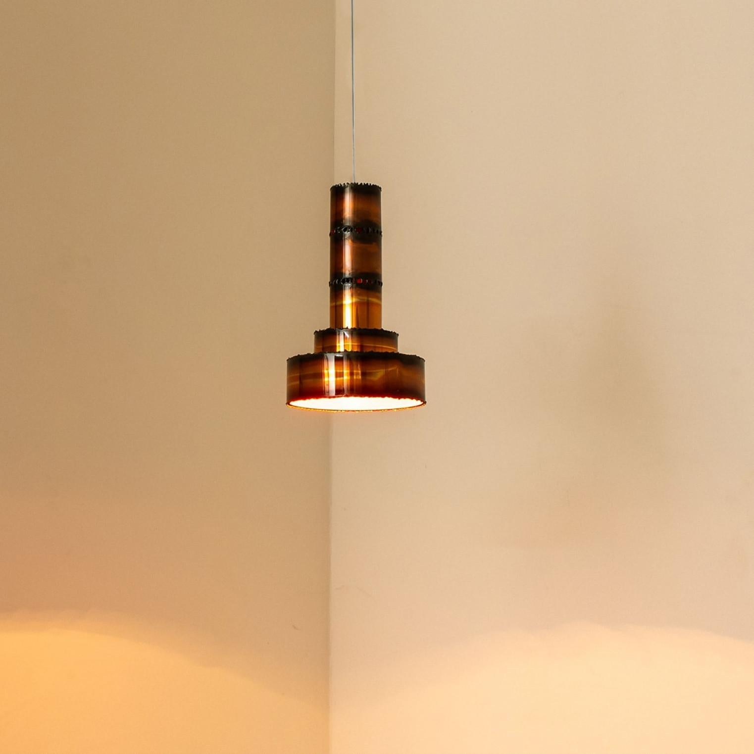 1 des 2 lampes suspendues brutalistes en métal de Sven Aage pour Holm Sorensen, 1960 en vente 3