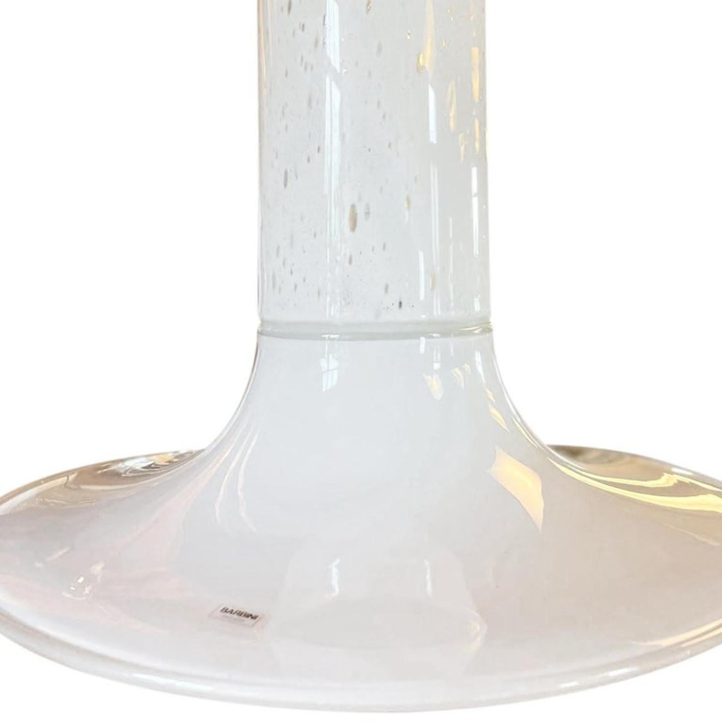 1 des 2 lampes à suspension en verre de Murano par Barbini, 1970 en vente 1