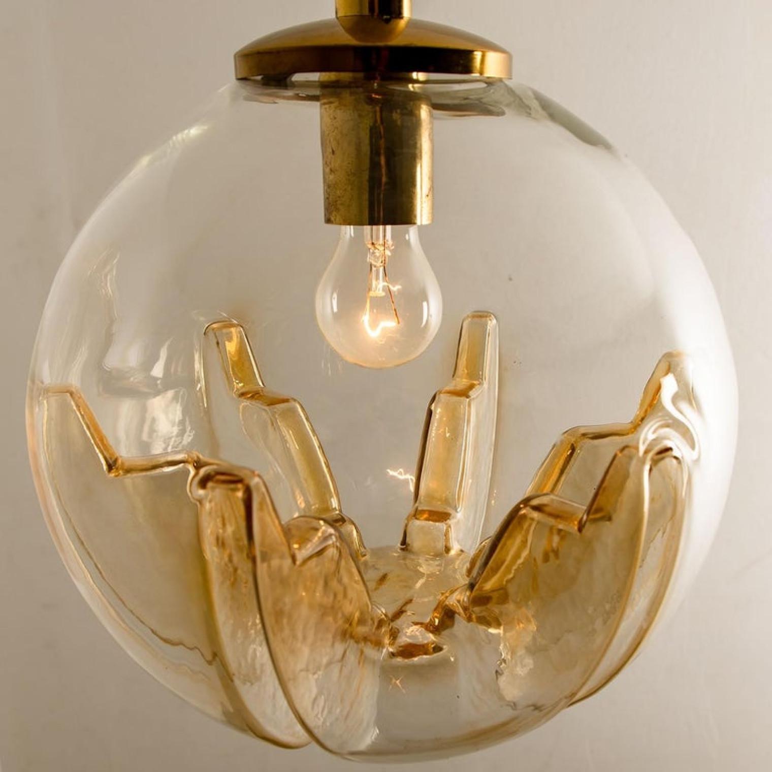 1 des 2 lampes à suspension Mazzega de Murano, Italie, 1970 en vente 4