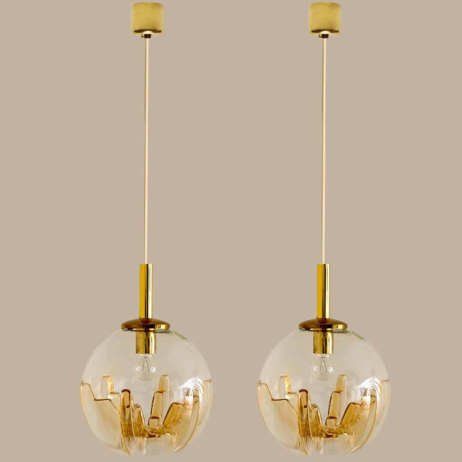 Altro 1 dei 2 pendenti Mazzega Murano Globe, Italia, 1970 in vendita