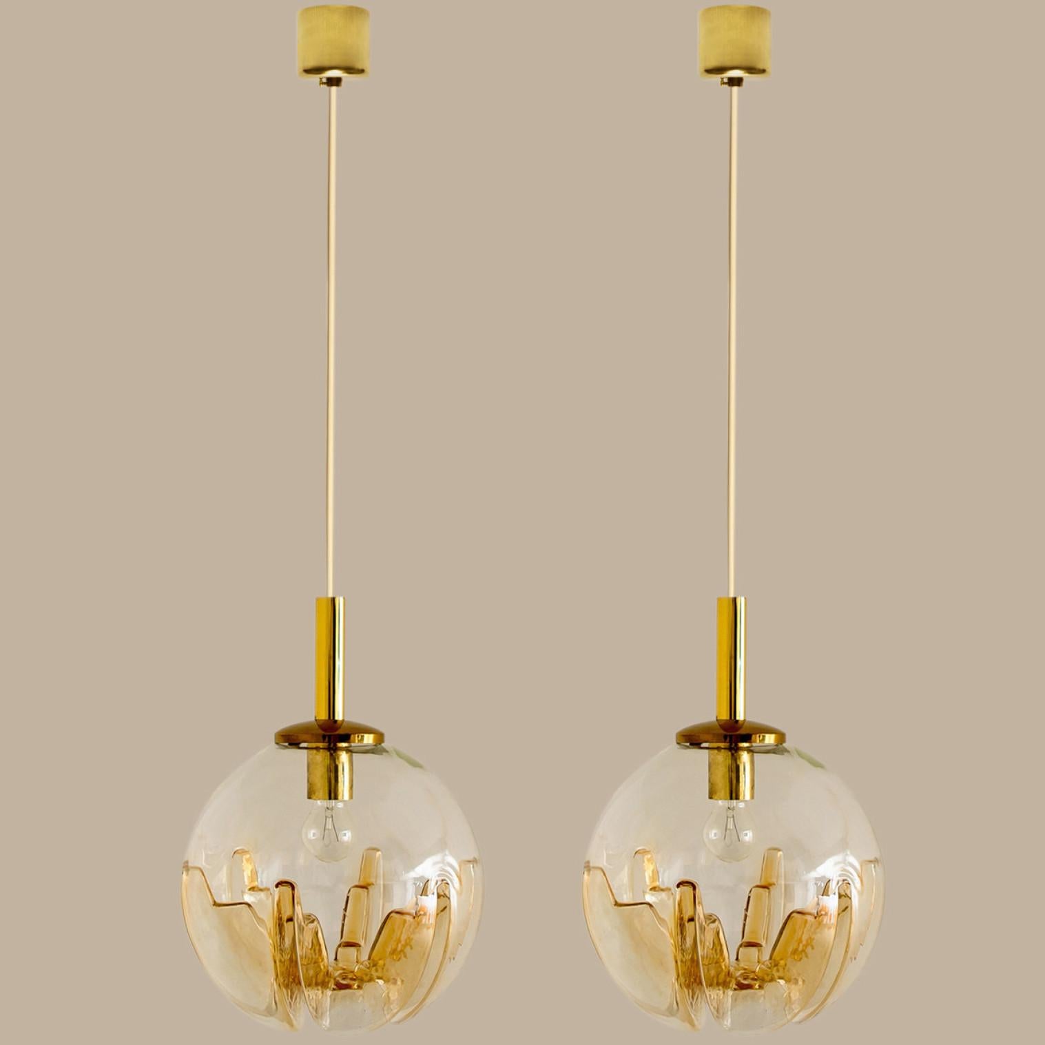 1 des 2 lampes à suspension Mazzega de Murano, Italie, 1970 Bon état - En vente à Rijssen, NL