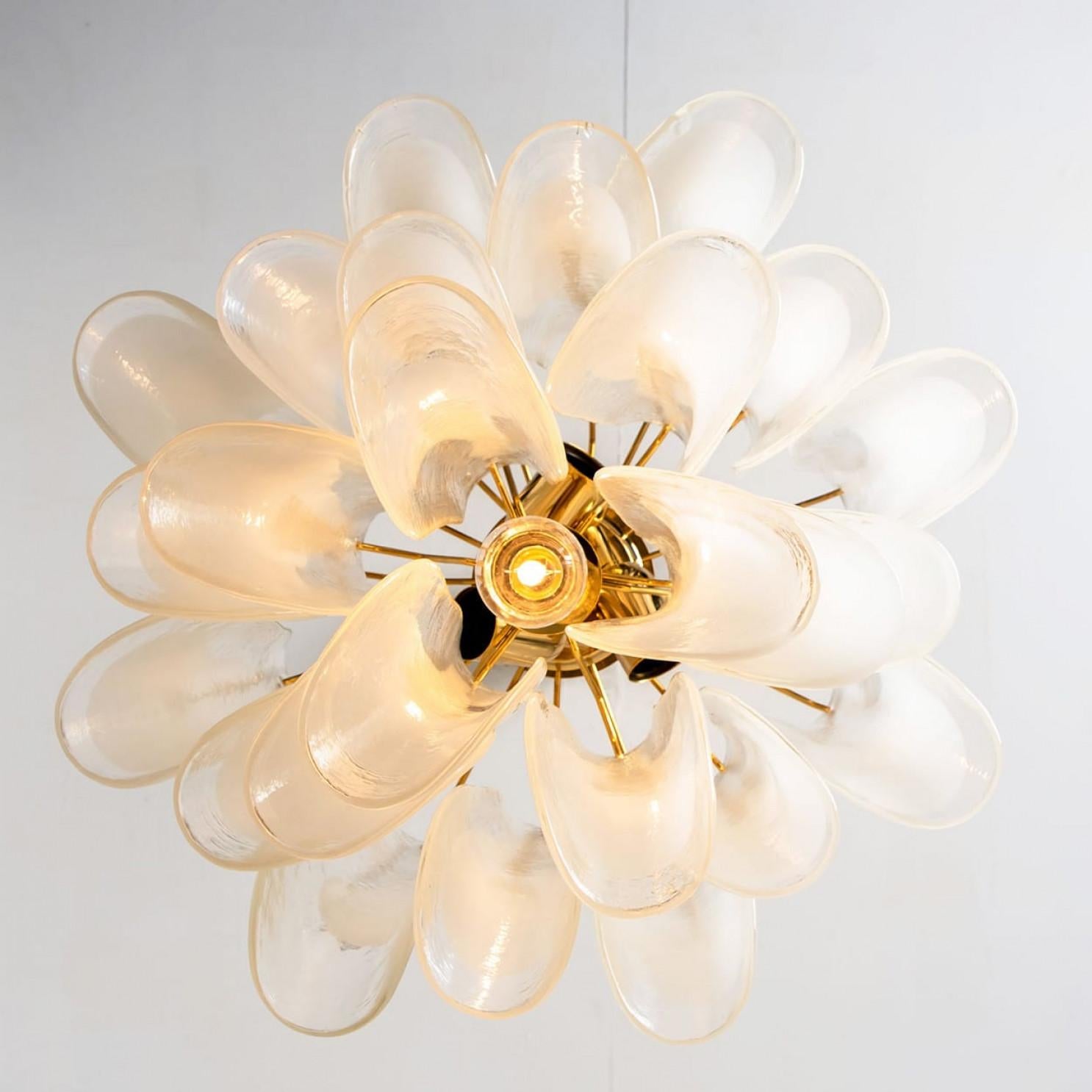 1 of the 2 Murano White Clear Glass and Brass Chandeliers, Italy, 1970s For Sale 4
