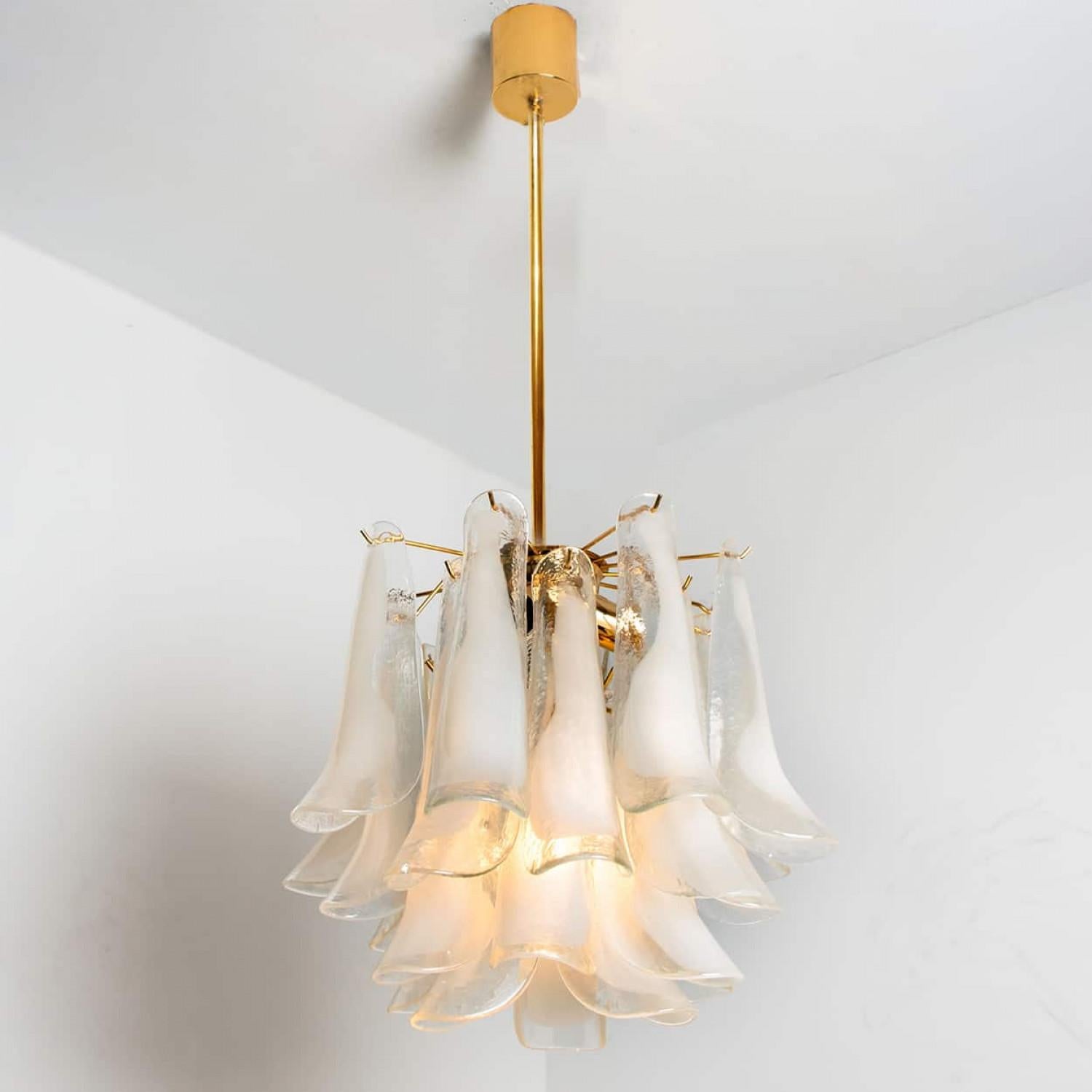 1 of the 2 Murano White Clear Glass and Brass Chandeliers, Italy, 1970s For Sale 9
