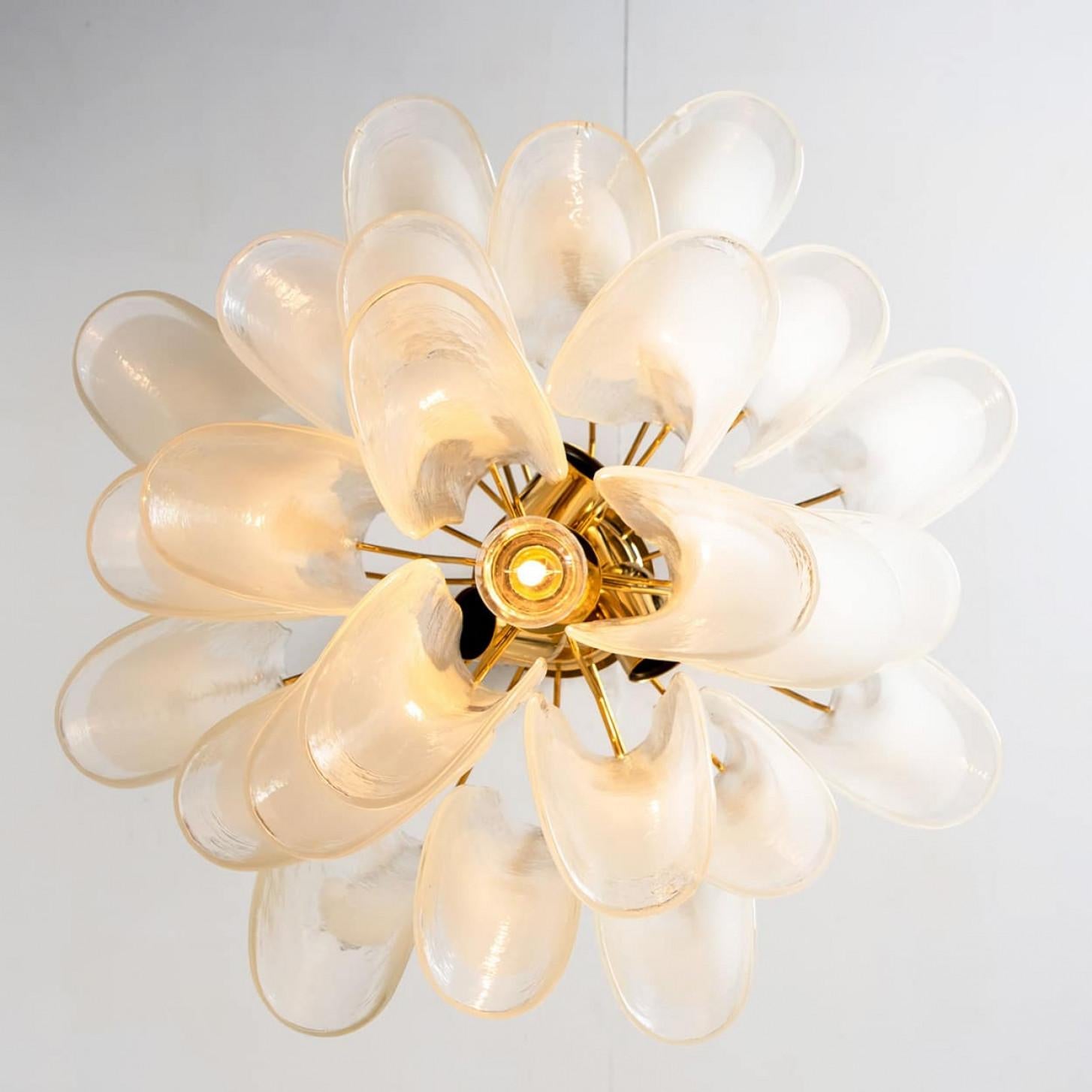 1 of the 2 Murano White Clear Glass and Brass Chandeliers, Italy, 1970s For Sale 10