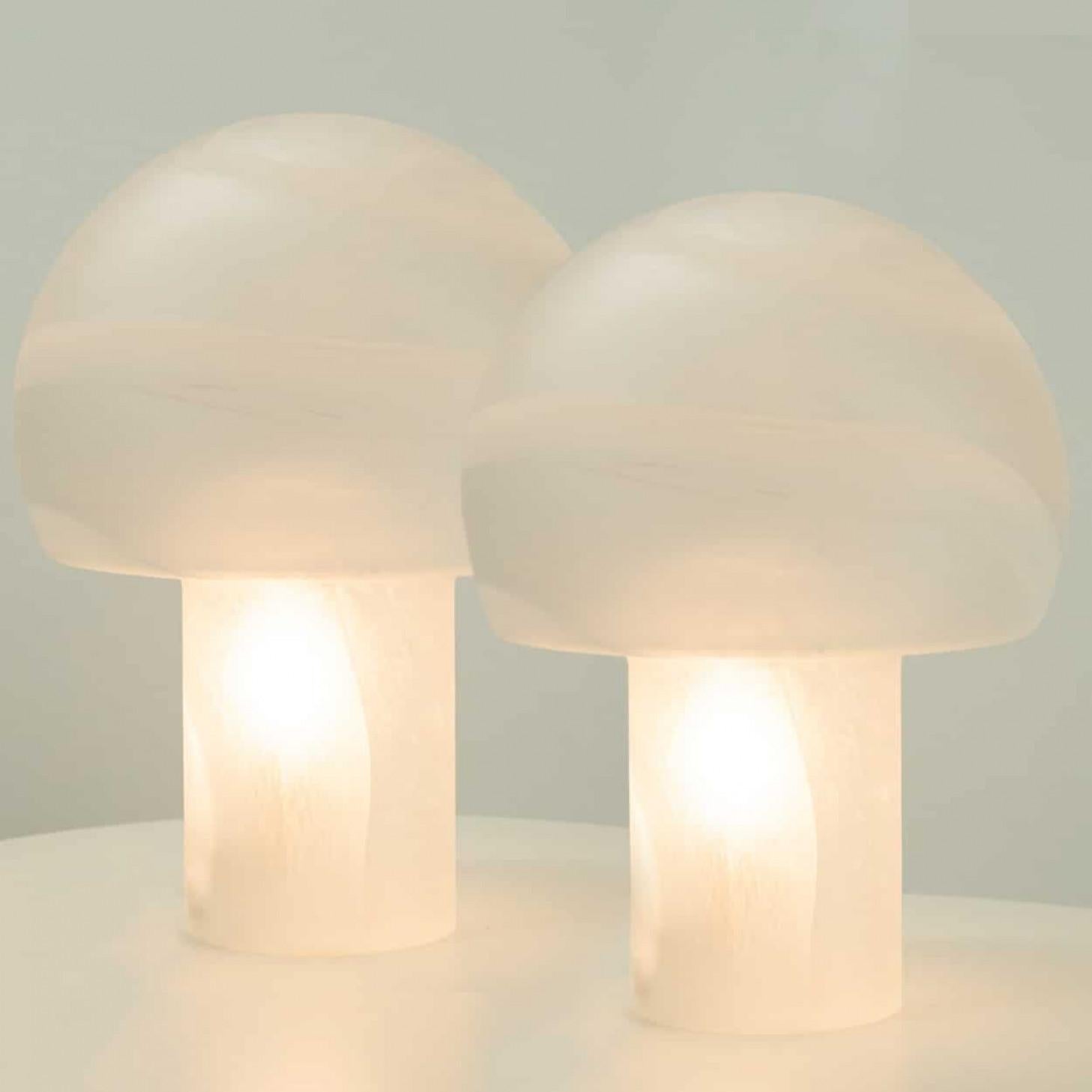 1 des 2 lampes de table en verre Mushroom, Glashütte Limburg, 1970 en vente 3