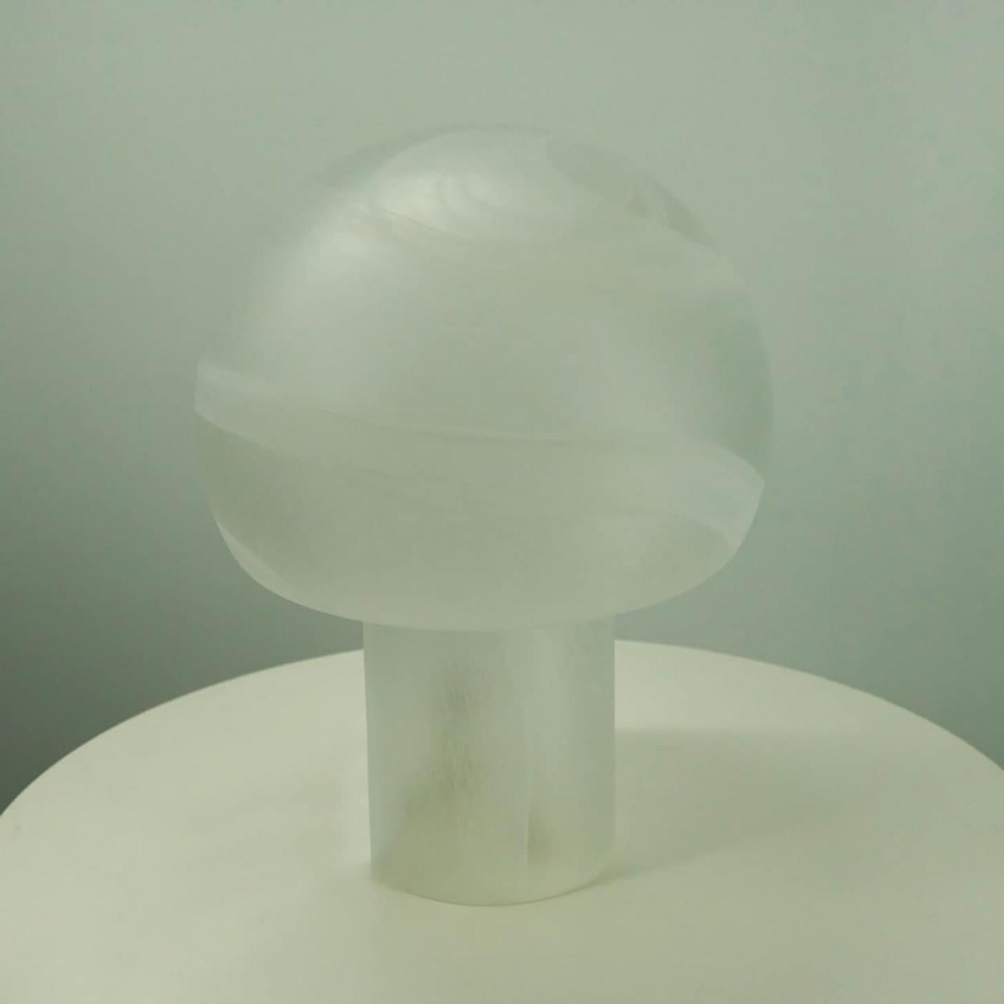 1 des 2 lampes de table en verre Mushroom, Glashütte Limburg, 1970 en vente 8