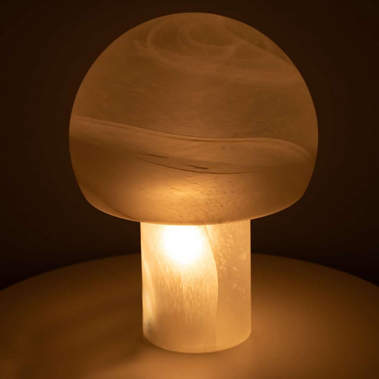 Autre 1 des 2 lampes de table en verre Mushroom, Glashütte Limburg, 1970 en vente