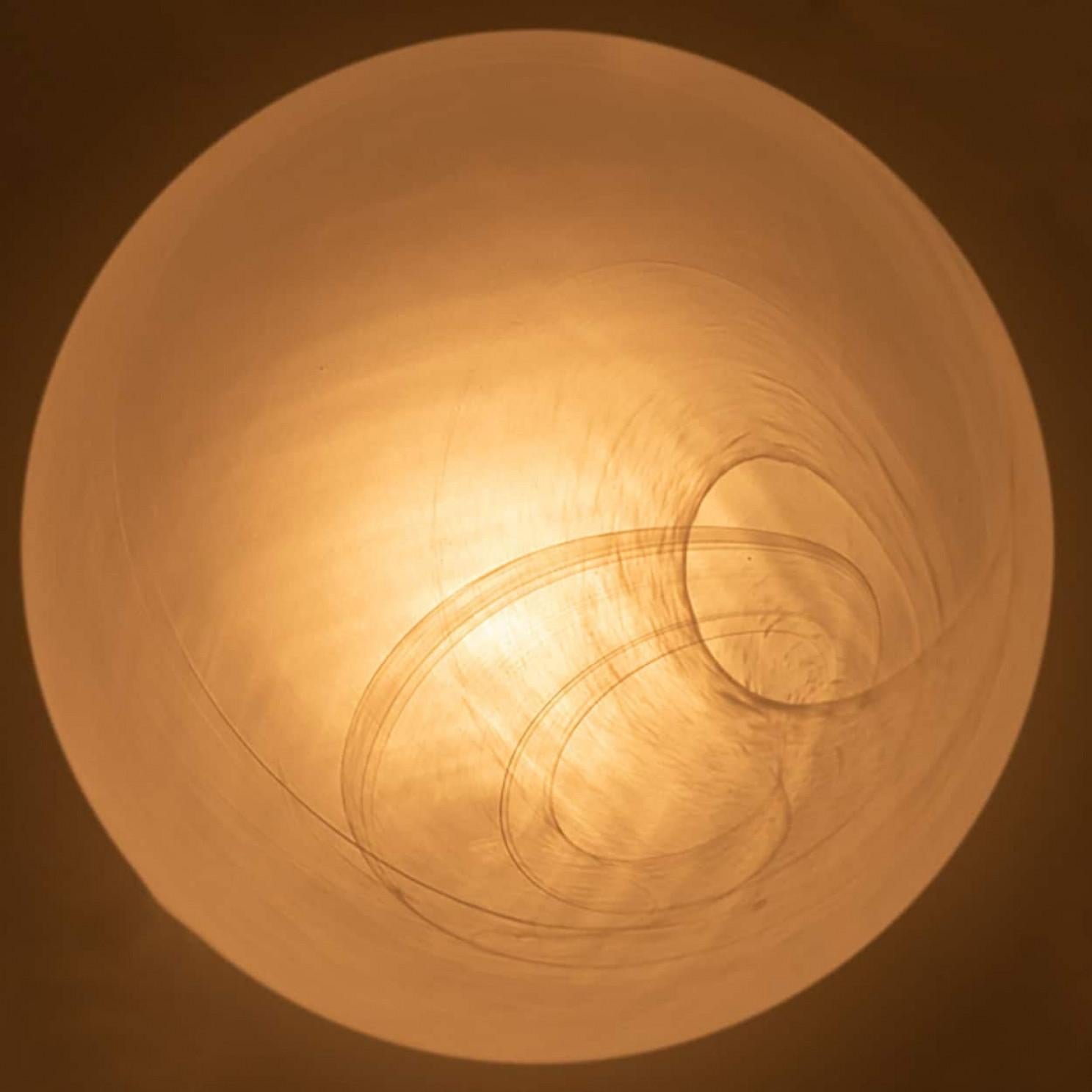 1 of the 2 Mushroom Glass Table Lamps, Glashütte Limburg, 1970 (Ende des 20. Jahrhunderts) im Angebot