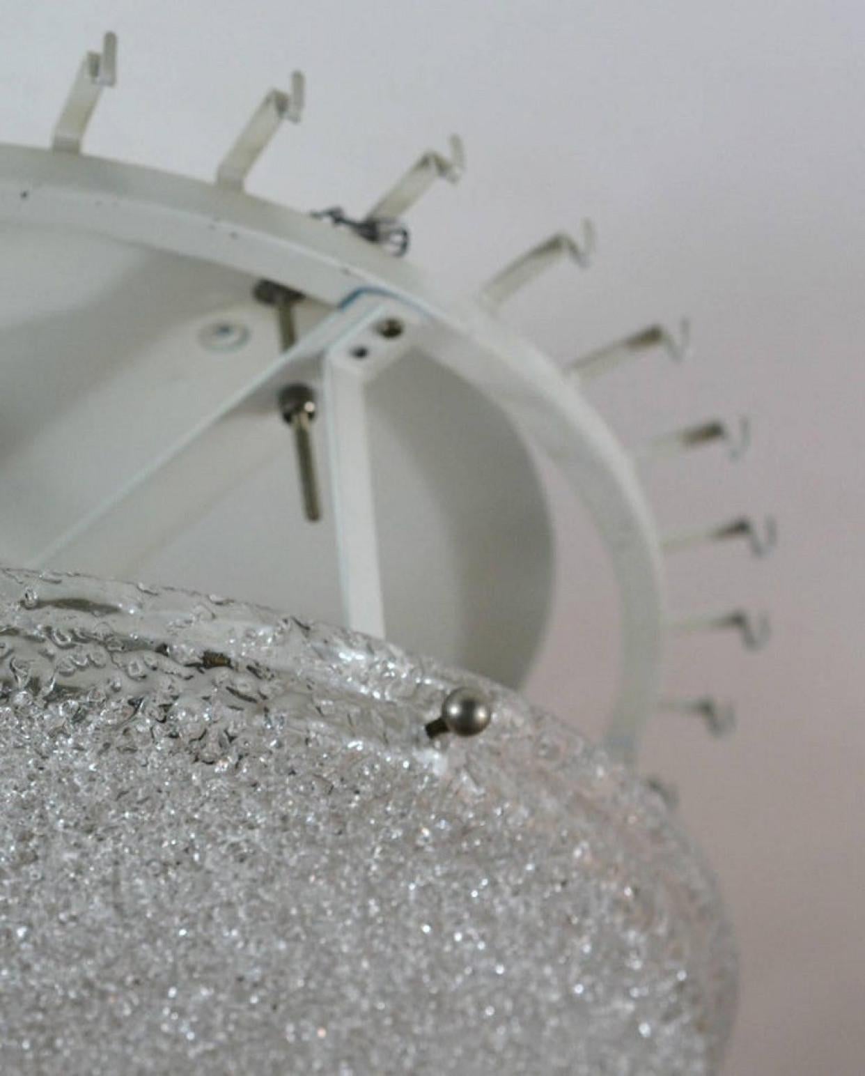 1 dei 2 lampadari extra large Doria Clear Flushmount, 1960 in vendita 2