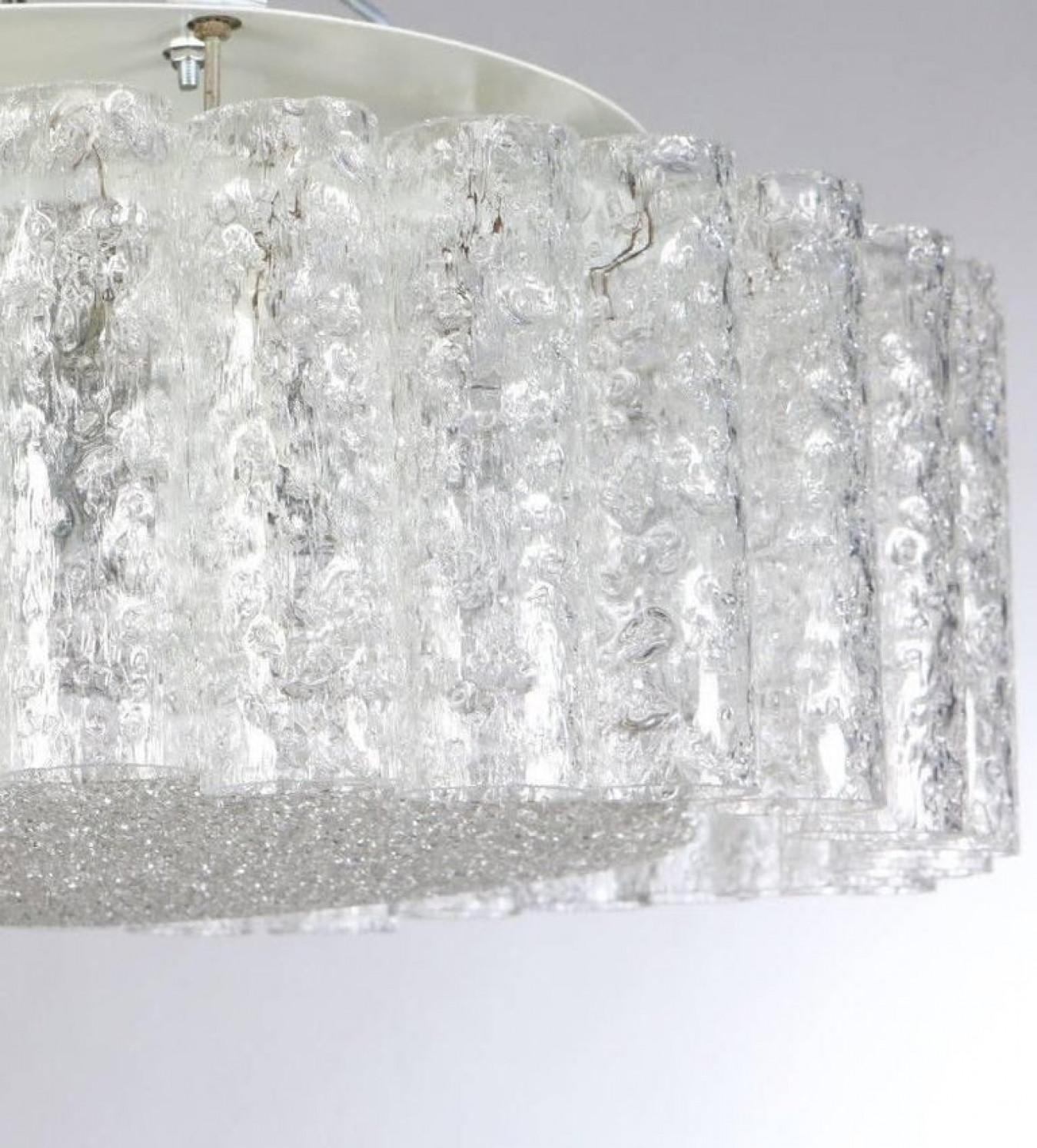 1 dei 2 lampadari extra large Doria Clear Flushmount, 1960 in vendita 3