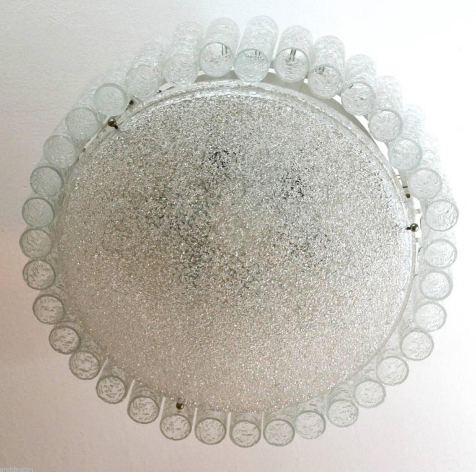 1 dei 2 lampadari extra large Doria Clear Flushmount, 1960 in vendita 1