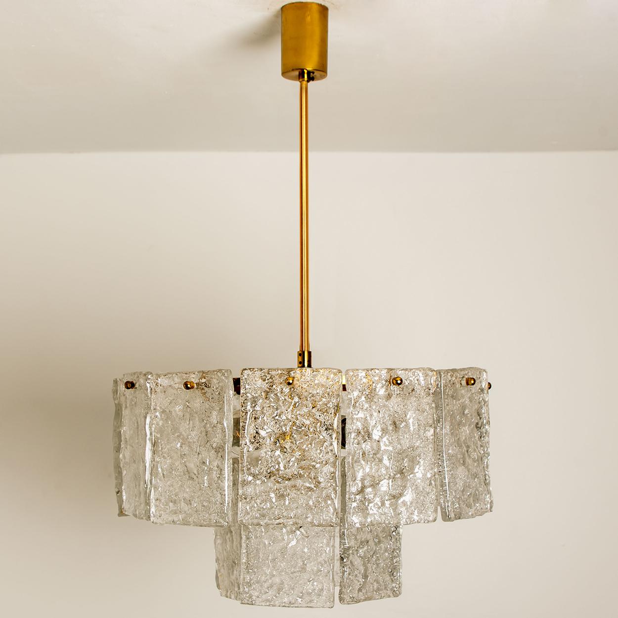 1 des 2 luminaires à deux niveaux en verre et laiton de Hillebrand, années 1960 Bon état - En vente à Rijssen, NL