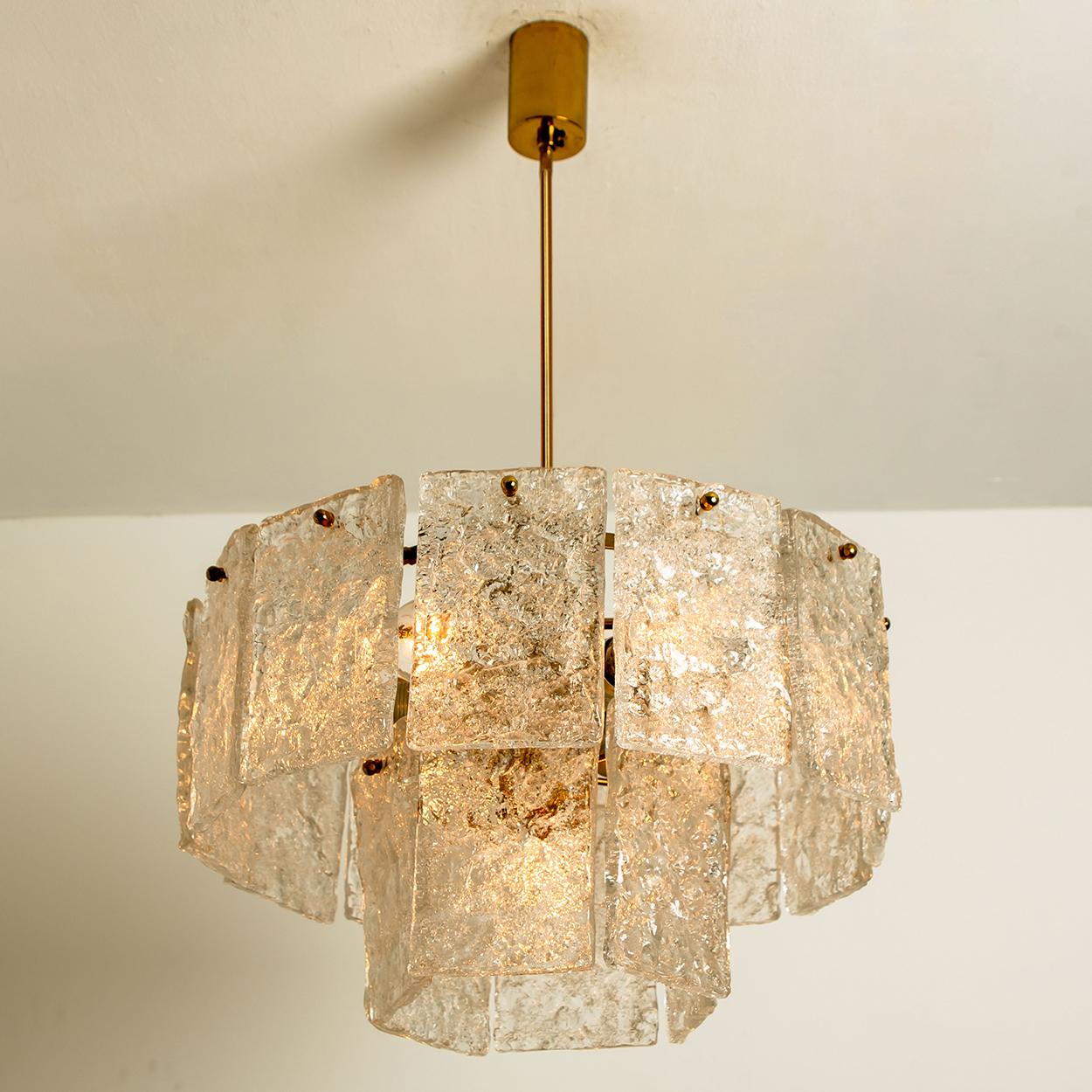 Laiton 1 des 2 luminaires à deux niveaux en verre et laiton de Hillebrand, années 1960 en vente
