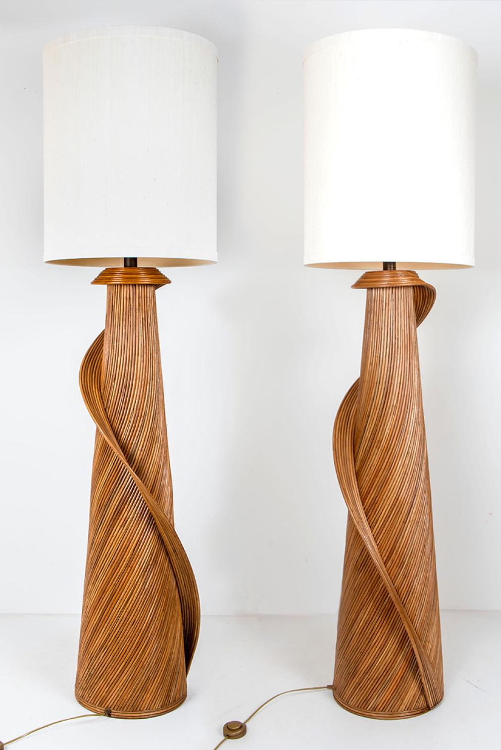 Exceptional XL Rattan structured floor lamps, designed by the Dutch artist René Houben.

The contemporary sculptural rattan Lamp-foot is topped by a lampshade made of handwoven linen.

A real piece of art. Bohemian chic design and trendy