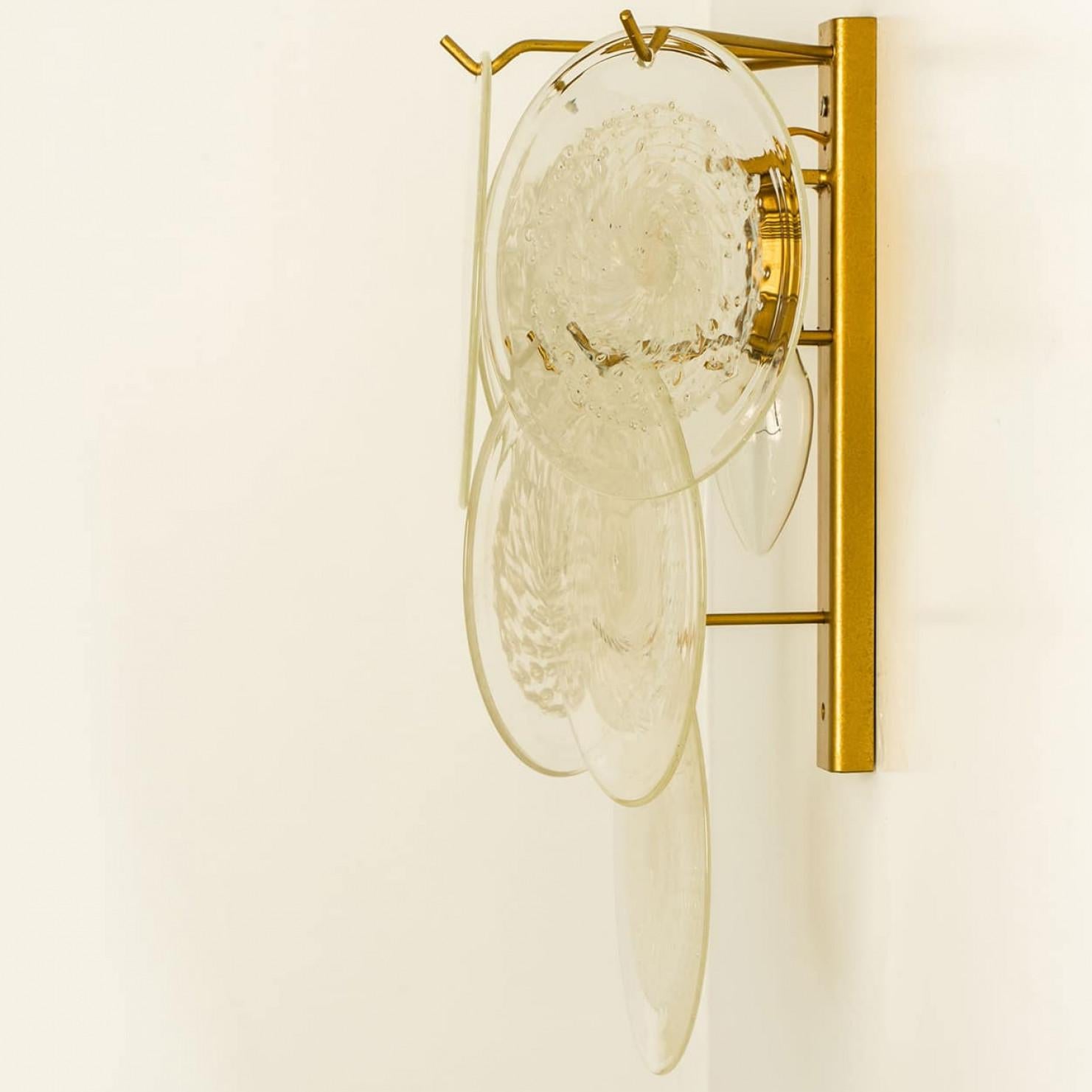 1 des 2 paires d'appliques à disque de verre par Vistosi, Italie, années 1960 en vente 3