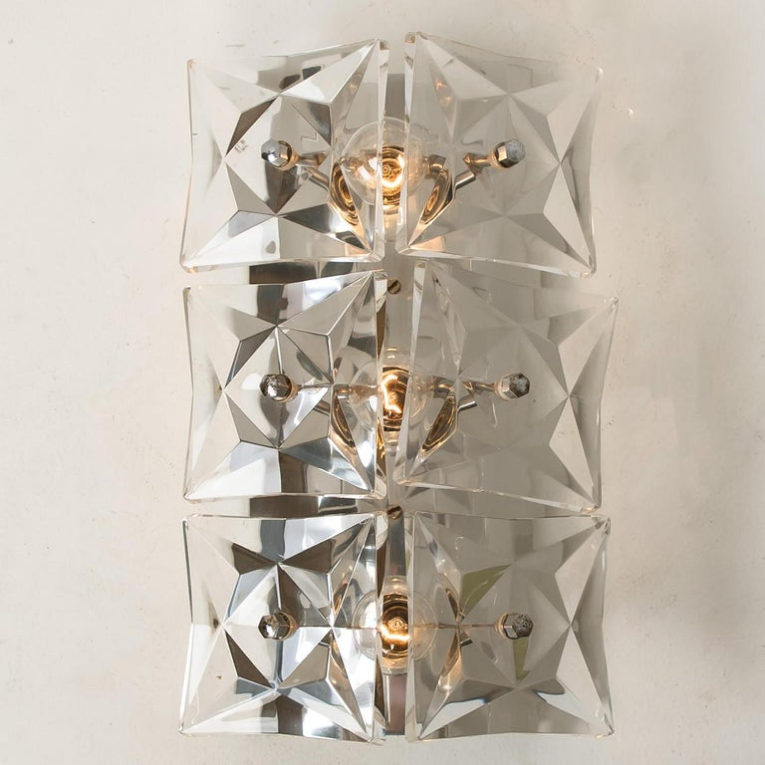 1 of the 2 pairs Kinkeldey Wall Light Fixtures, chrome Crystal Glass, 1970 In Good Condition For Sale In Rijssen, NL