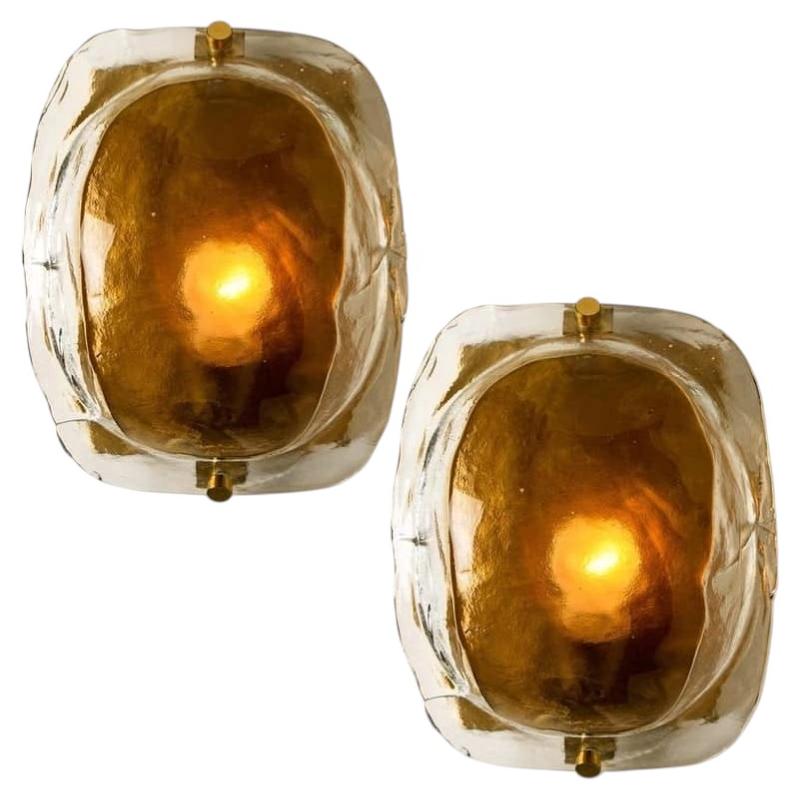 1 delle 2 coppie di luci da parete in ottone e vetro marrone soffiato a mano di Murano