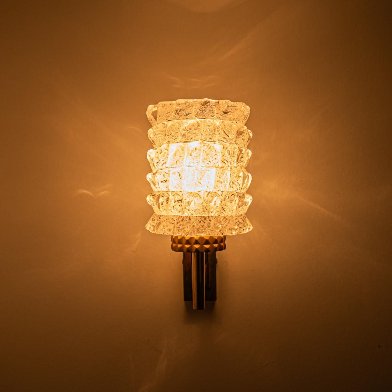 1 of the 2 Pairs of Brass & Glass Wall Lights Hillebrand Germany, 1970s In Good Condition For Sale In Rijssen, NL