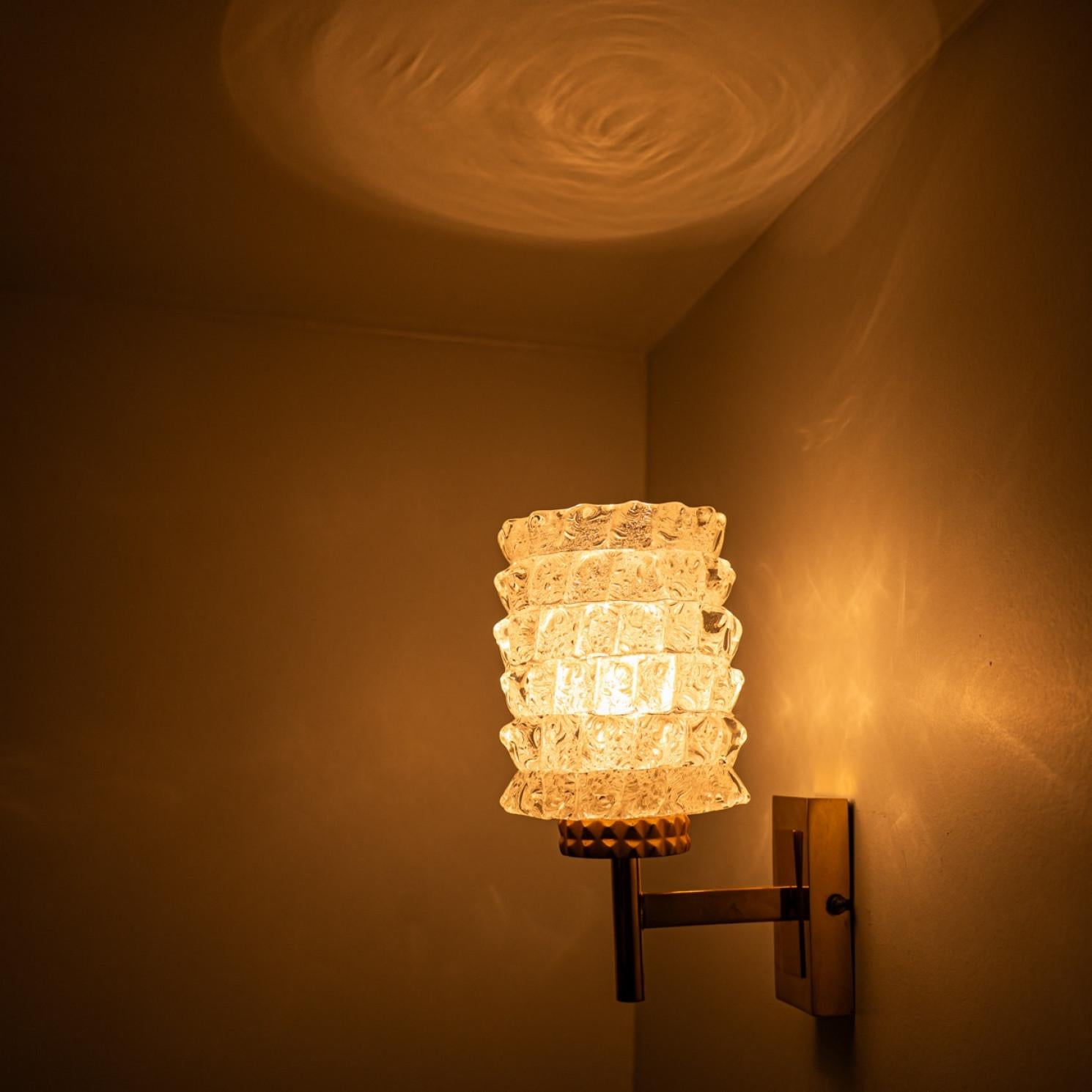 1 de las 2 parejas de apliques de latón y cristal Hillebrand Alemania, años 70 en Bueno estado para la venta en Rijssen, NL