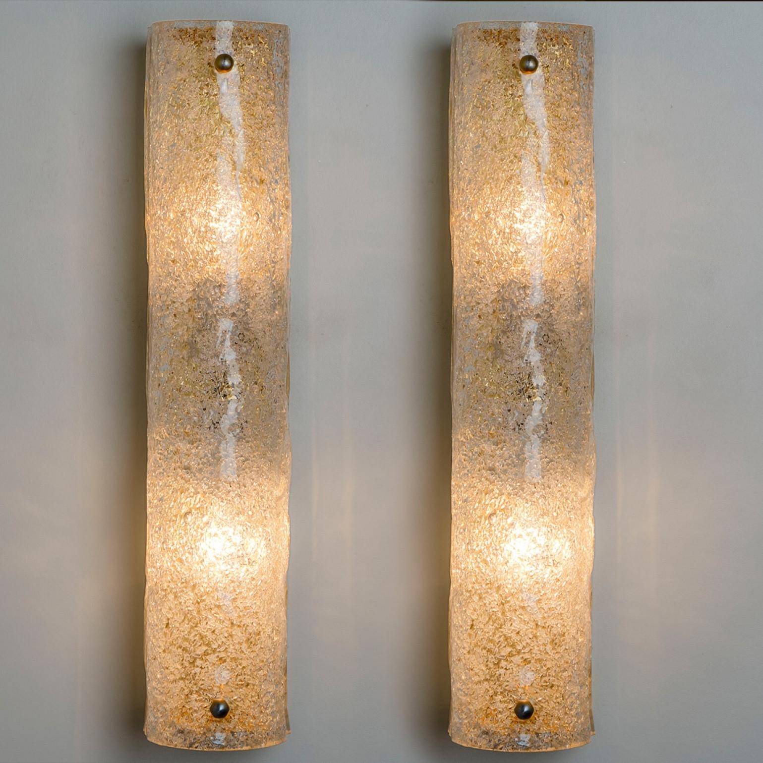 Ottone 1 delle 2 coppie di applique in vetro trasparente con bolle di Hillebrand, Germania, 1969 in vendita