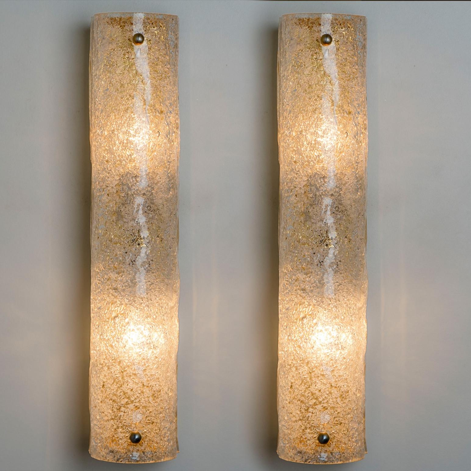 1 de los 2 Pares de Apliques de Cristal Burbujeado Transparente de Hillebrand, Alemania, 1969 Latón en venta